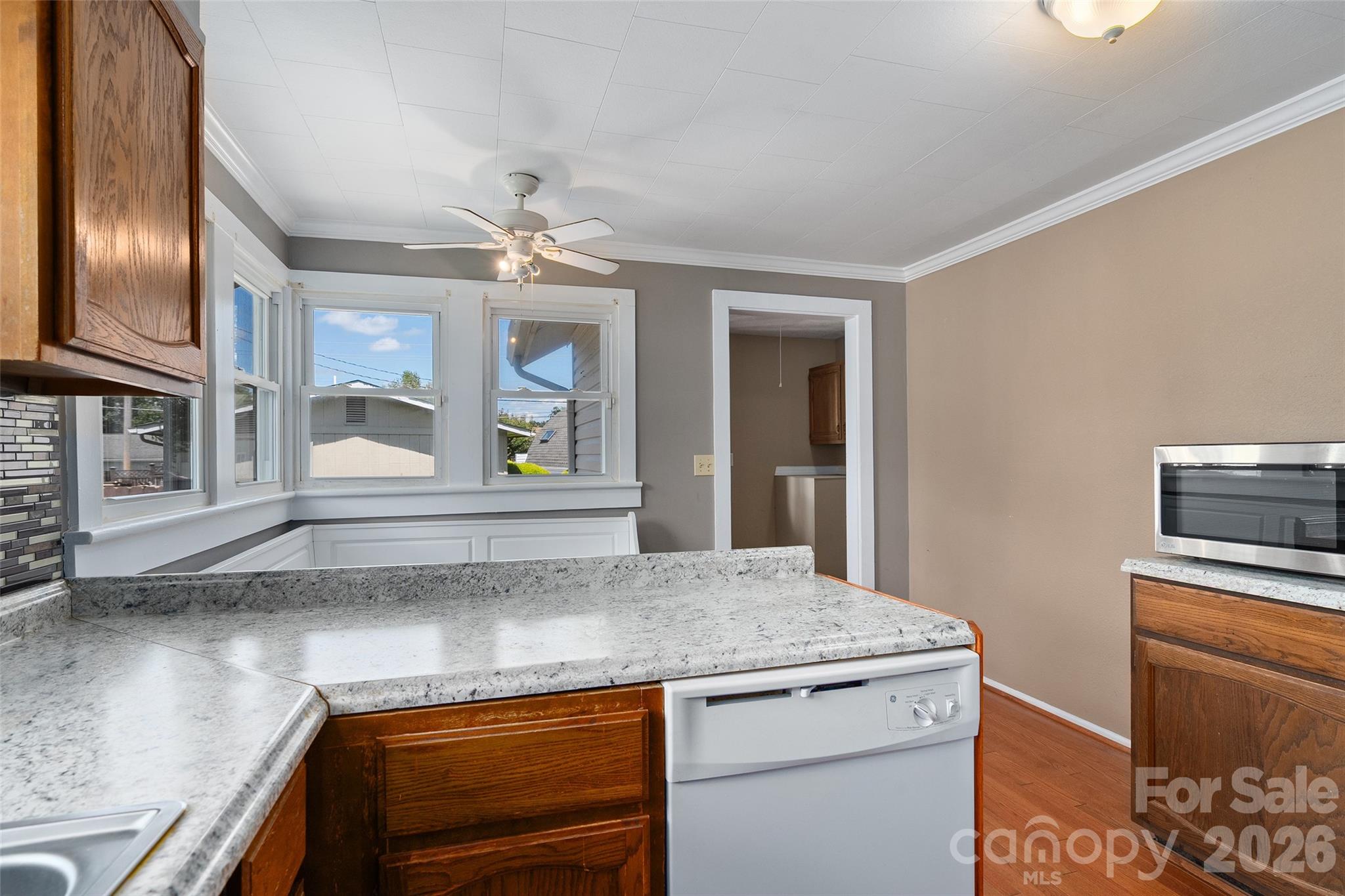 417 Riverbend Street Property Photo 12