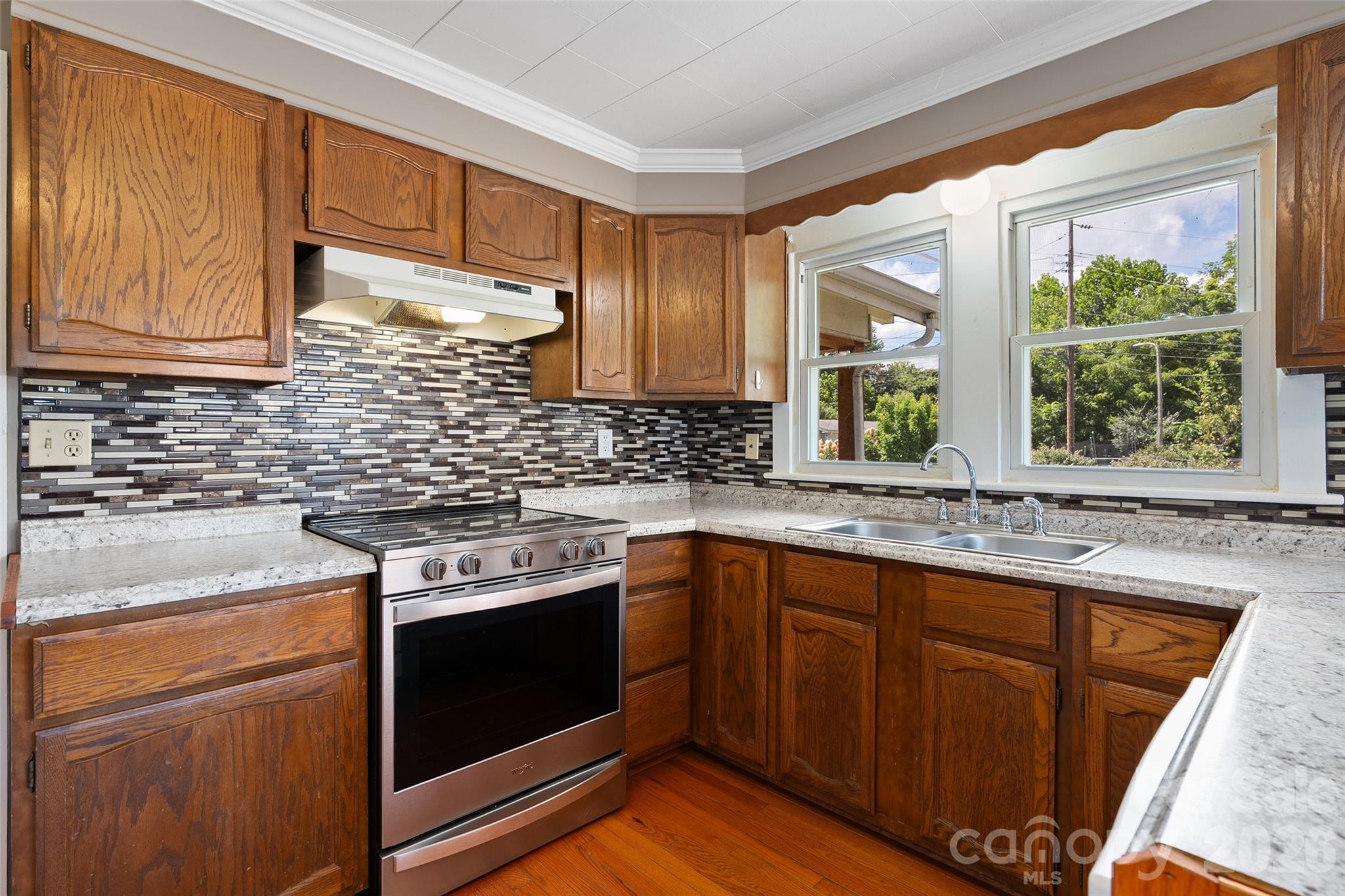 417 Riverbend Street Property Photo 13