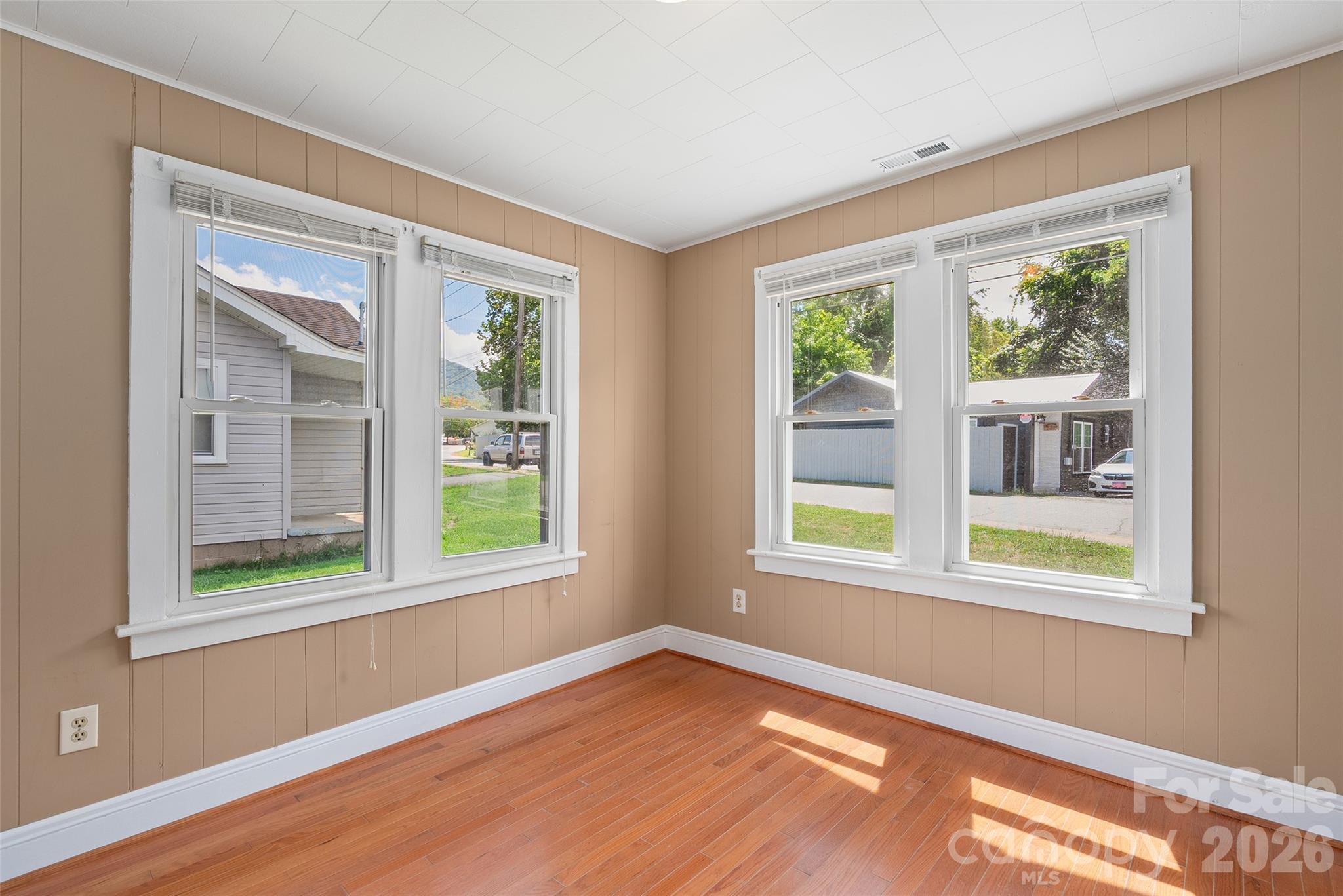 417 Riverbend Street Property Photo 20