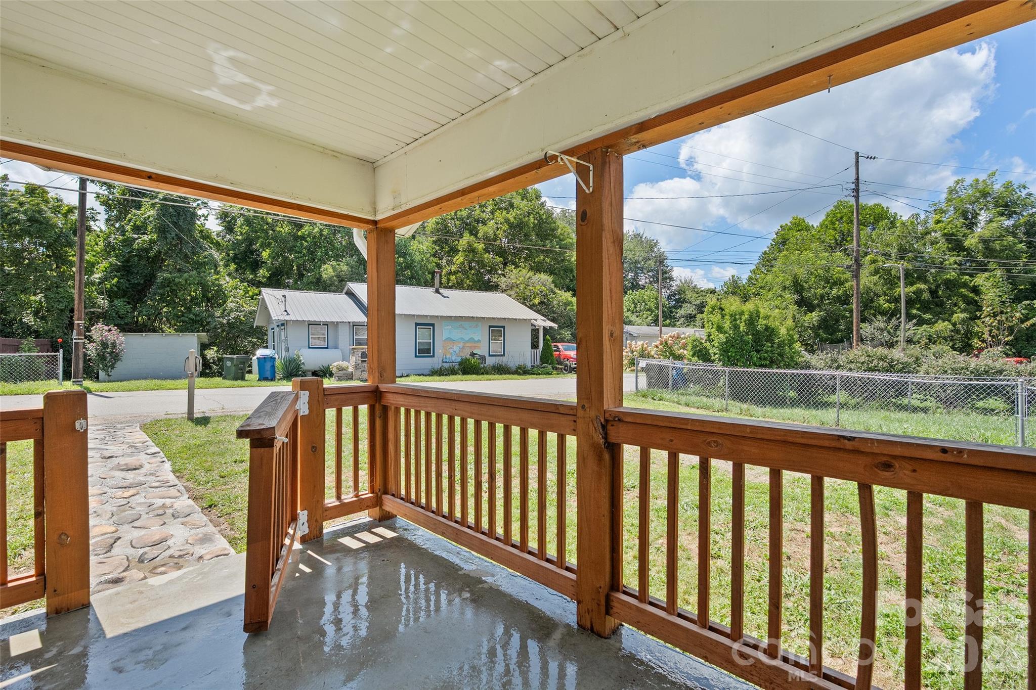 417 Riverbend Street Property Photo 27