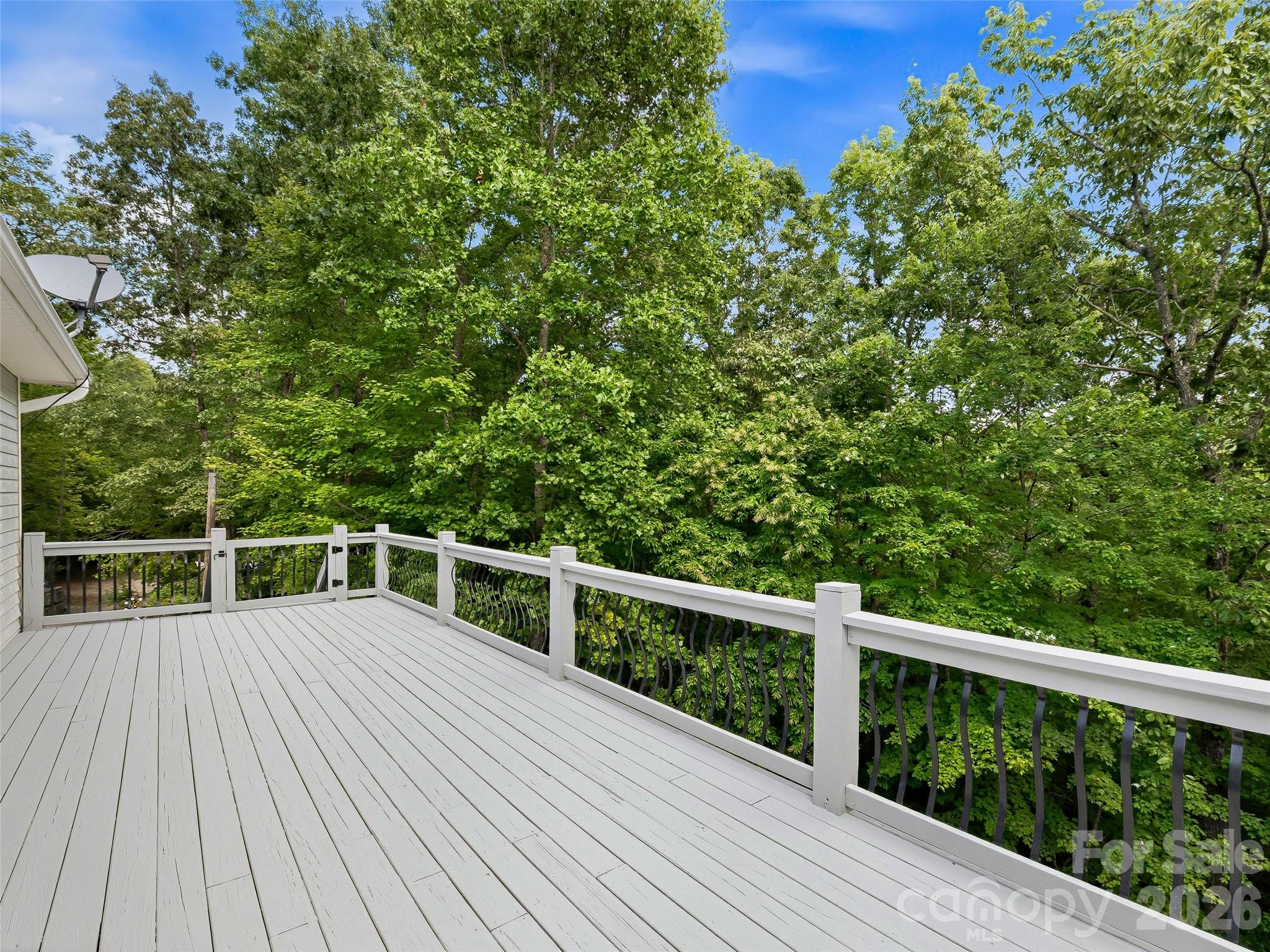 524 Lookout Drive Property Photo 3