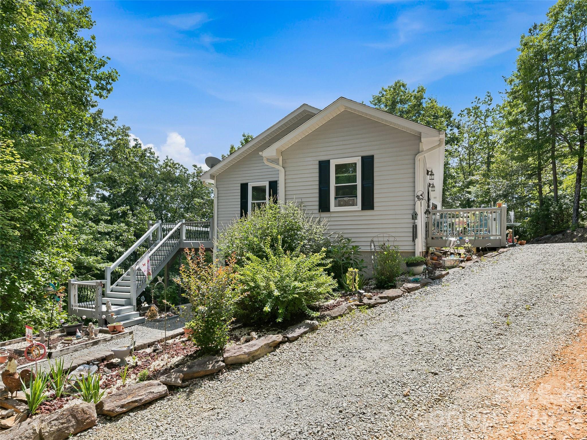 524 Lookout Drive Property Photo 4