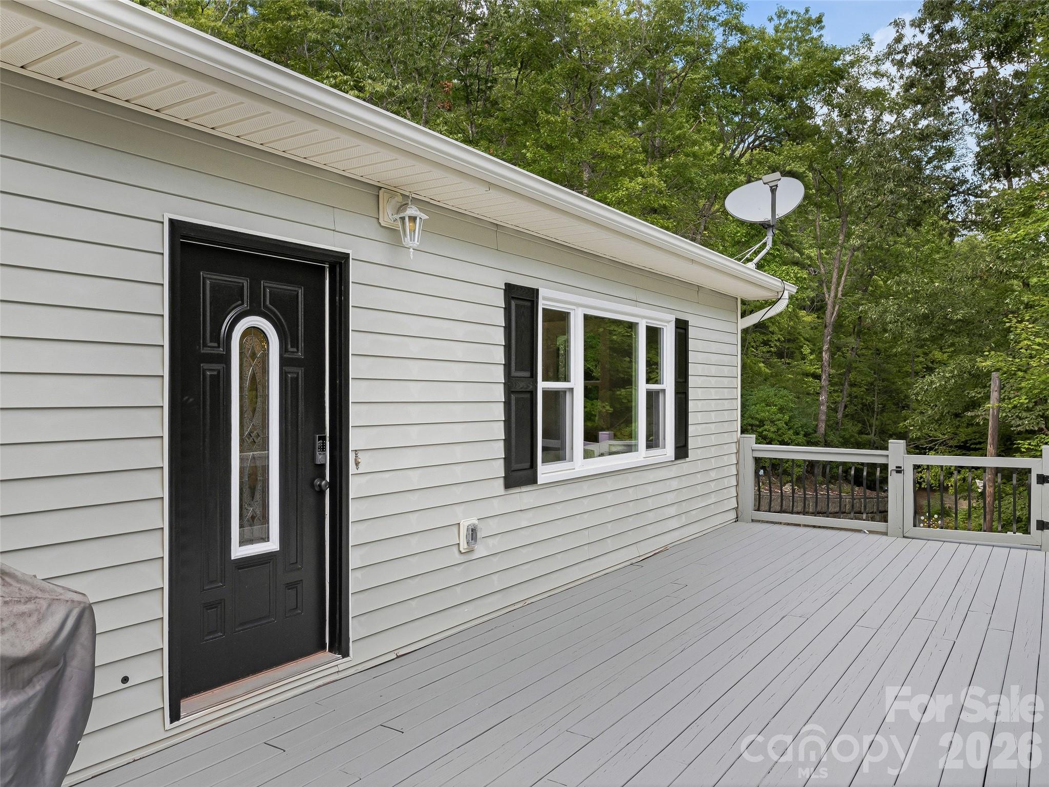524 Lookout Drive Property Photo 5
