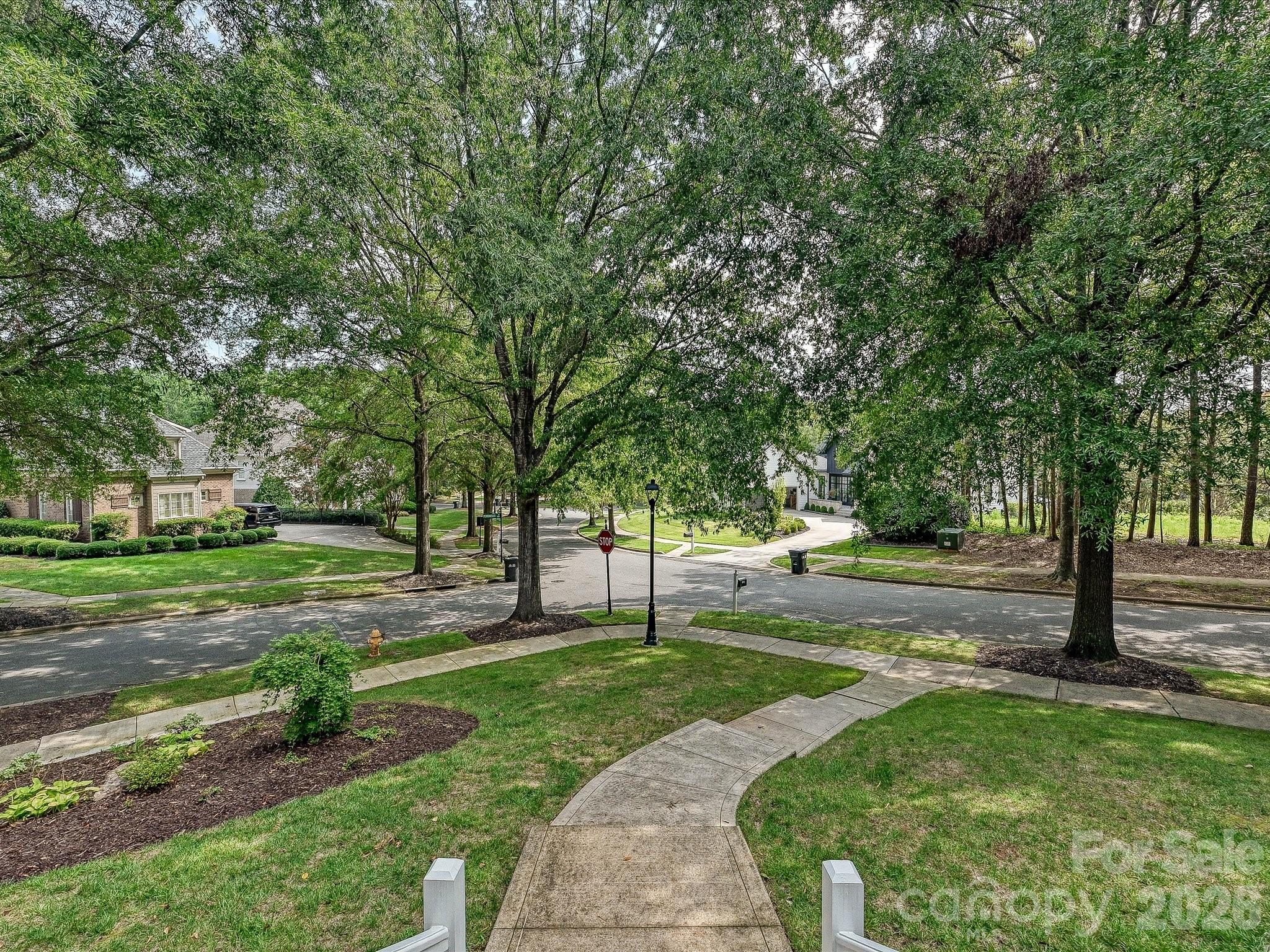 8902 Summer Club Road Property Photo 3