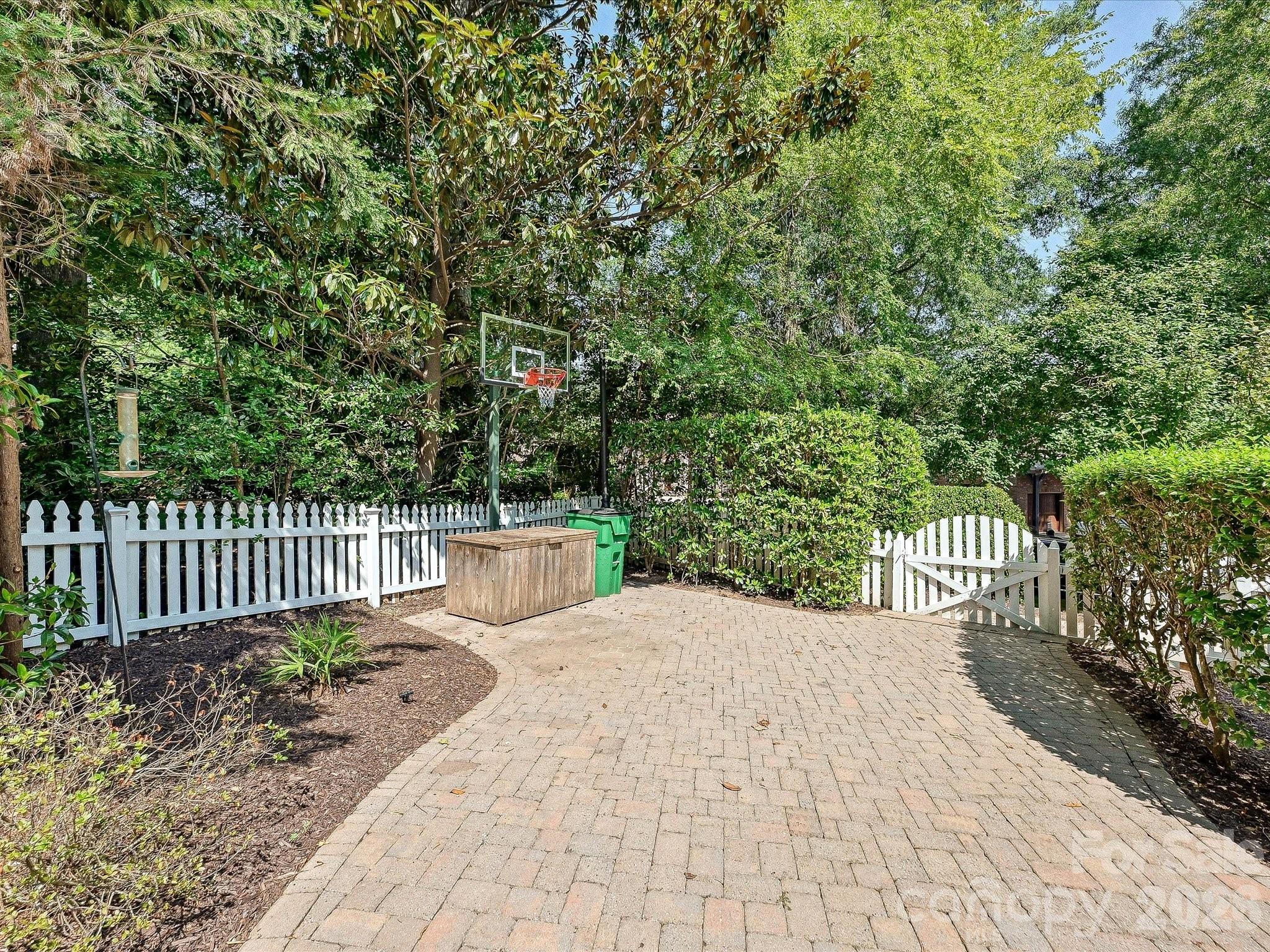 8902 Summer Club Road Property Photo 45