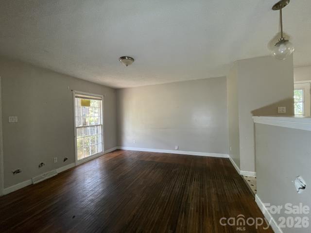 909 Carrington Drive Property Photo 4