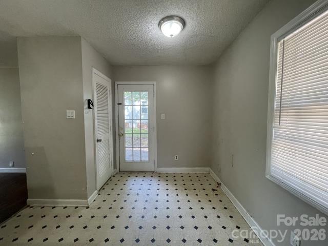 909 Carrington Drive Property Photo 5