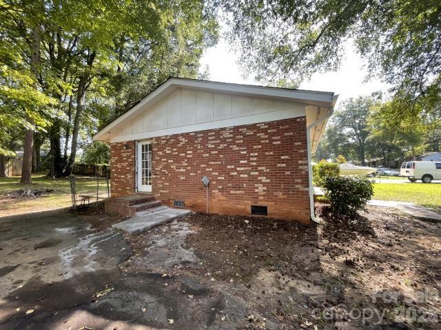 909 Carrington Drive Property Photo 11