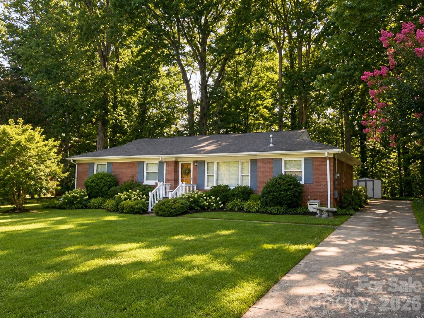 6124 Donna Drive Property Photo 1