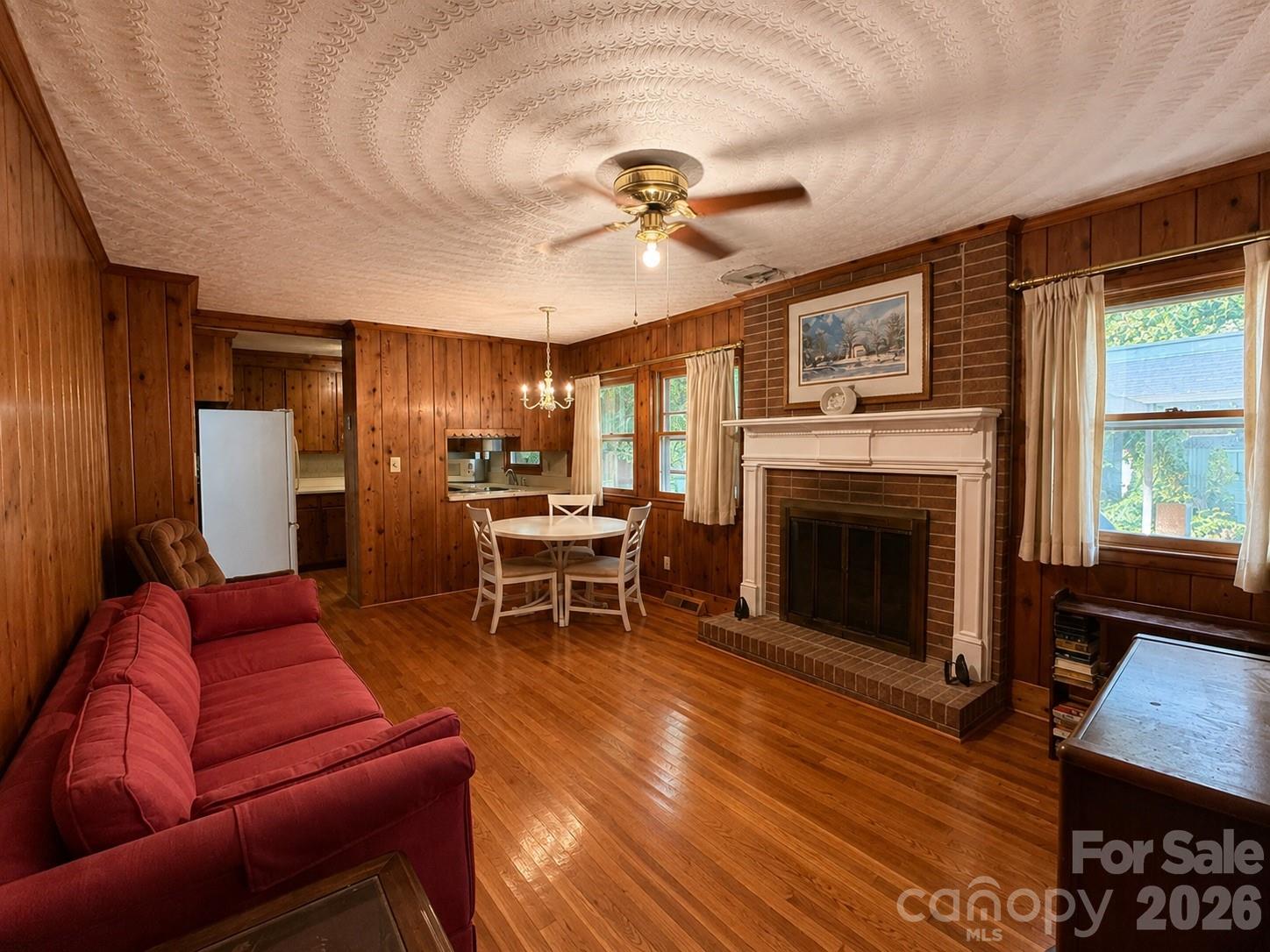6124 Donna Drive Property Photo 4