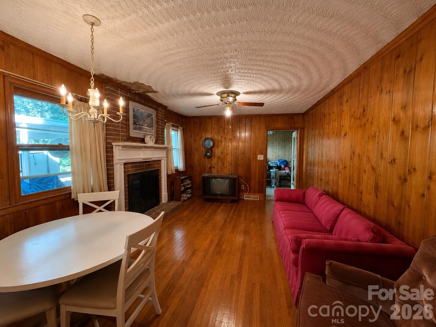 6124 Donna Drive Property Photo 5