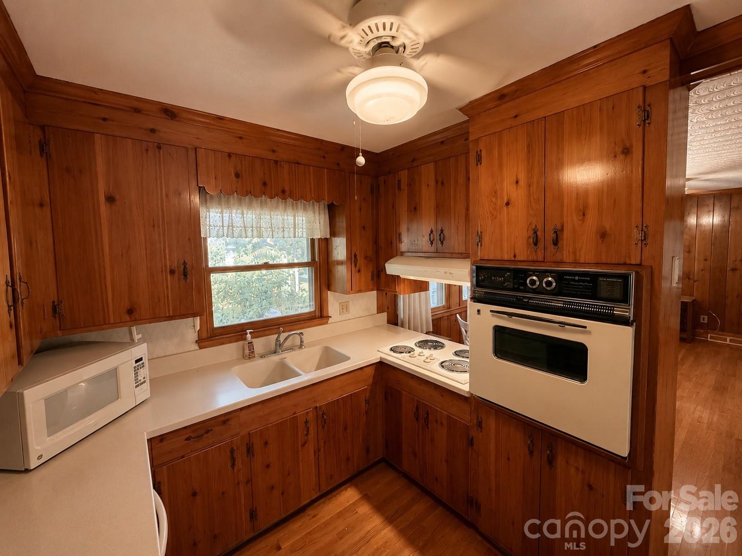 6124 Donna Drive Property Photo 7