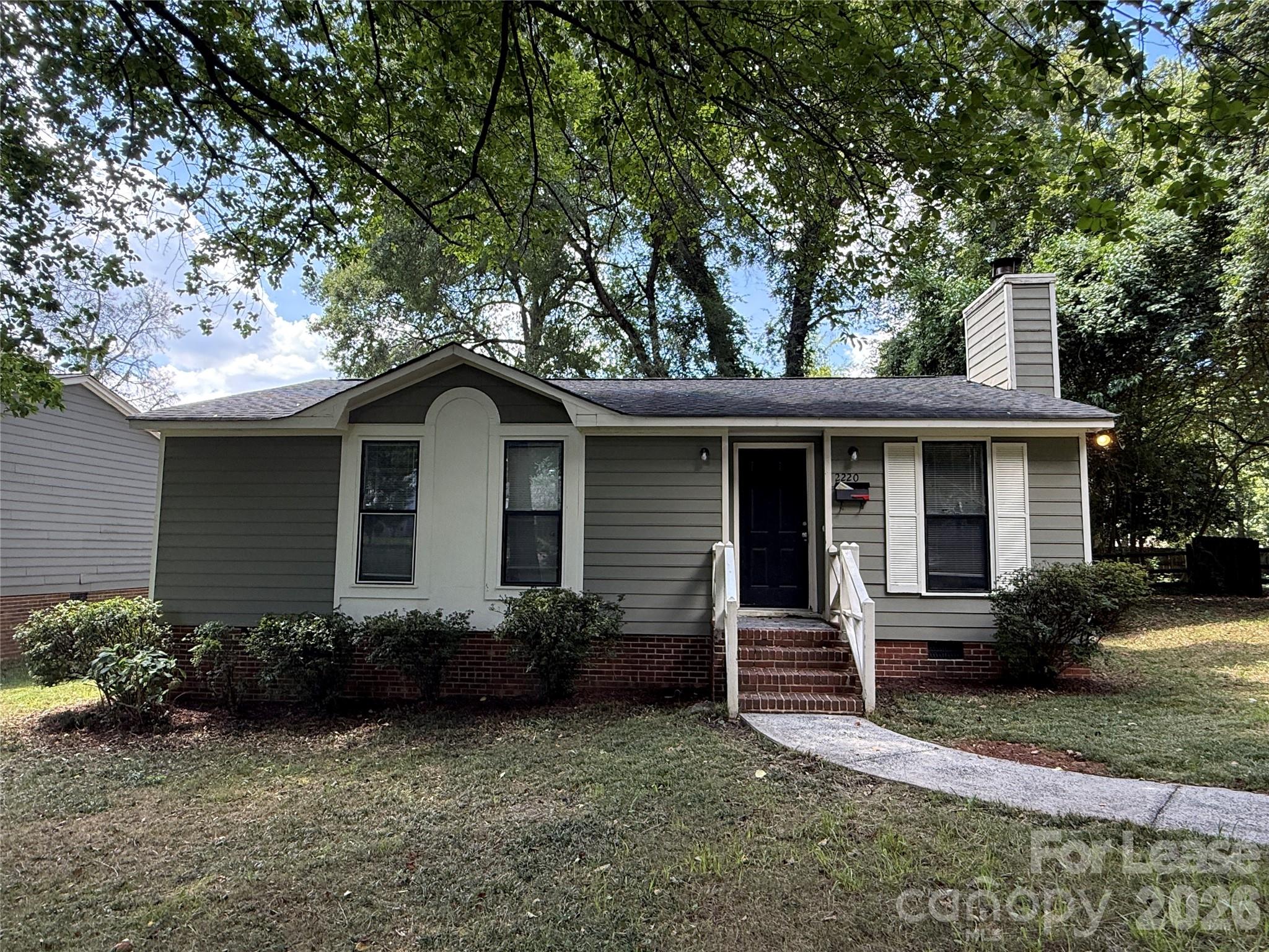 2220 Laburnum Avenue Property Photo 1