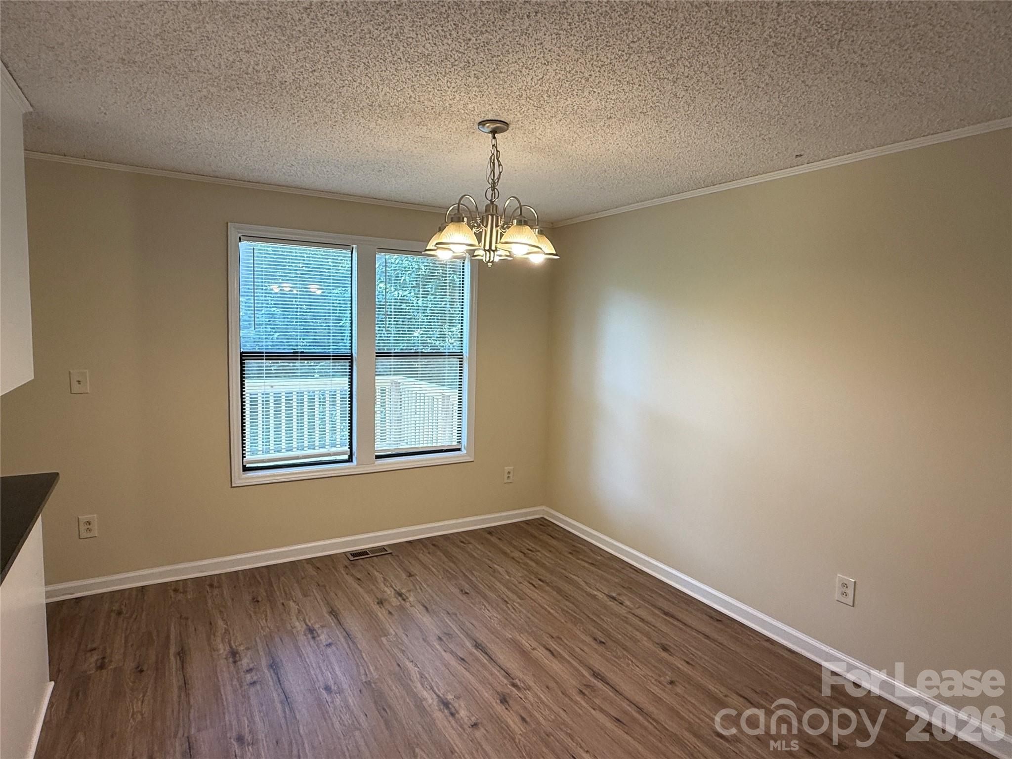 2220 Laburnum Avenue Property Photo 3