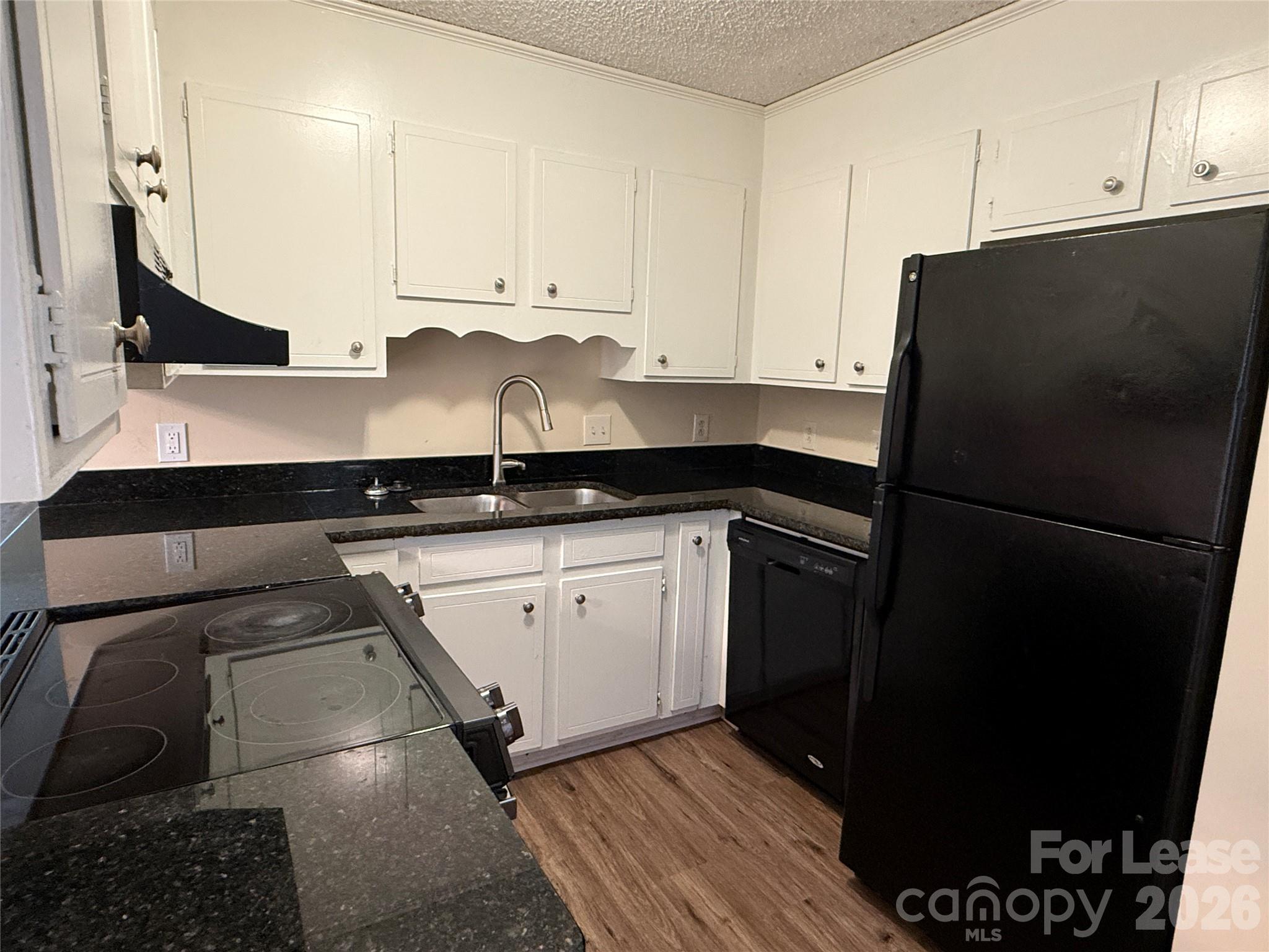 2220 Laburnum Avenue Property Photo 5