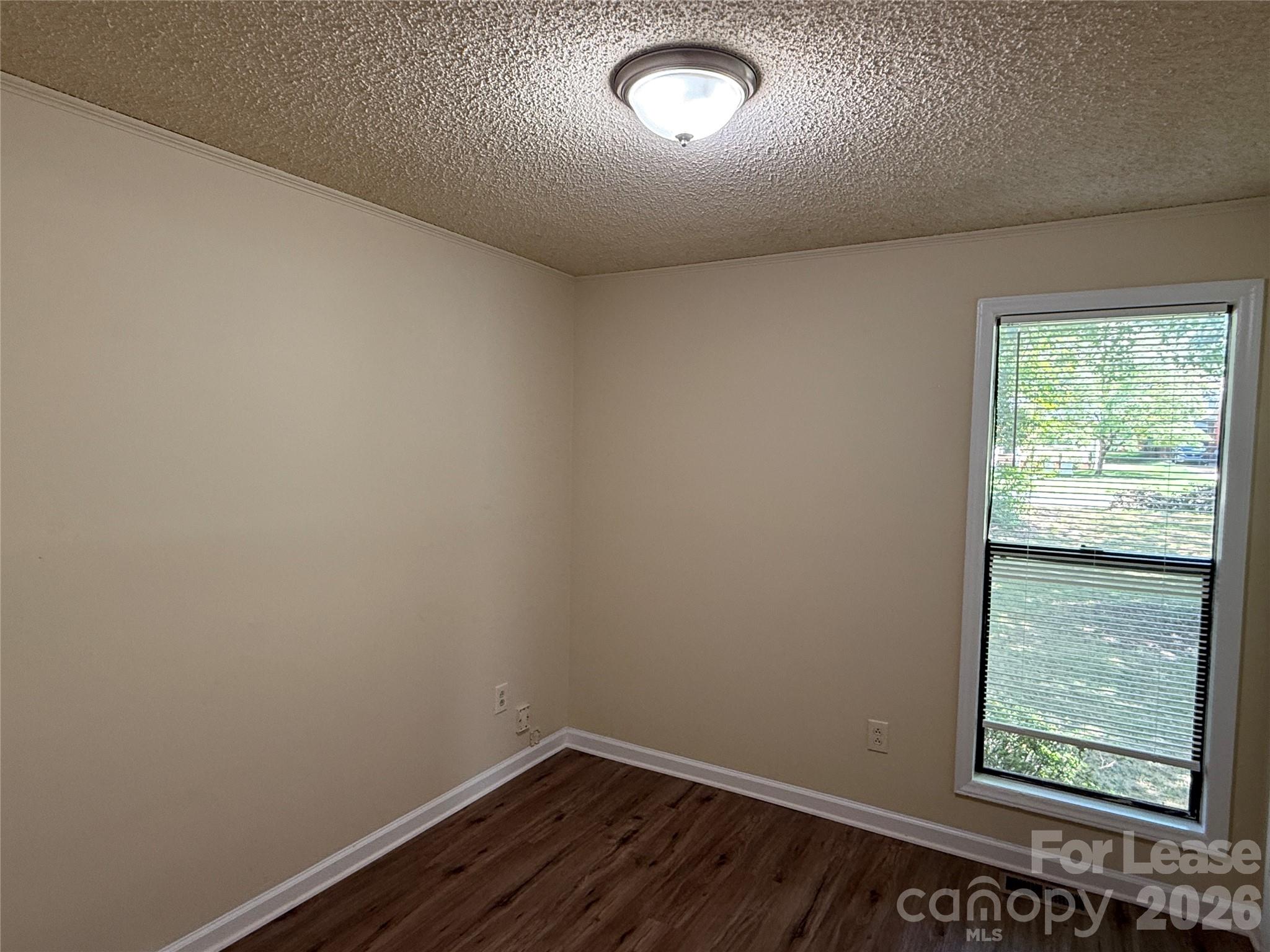2220 Laburnum Avenue Property Photo 7