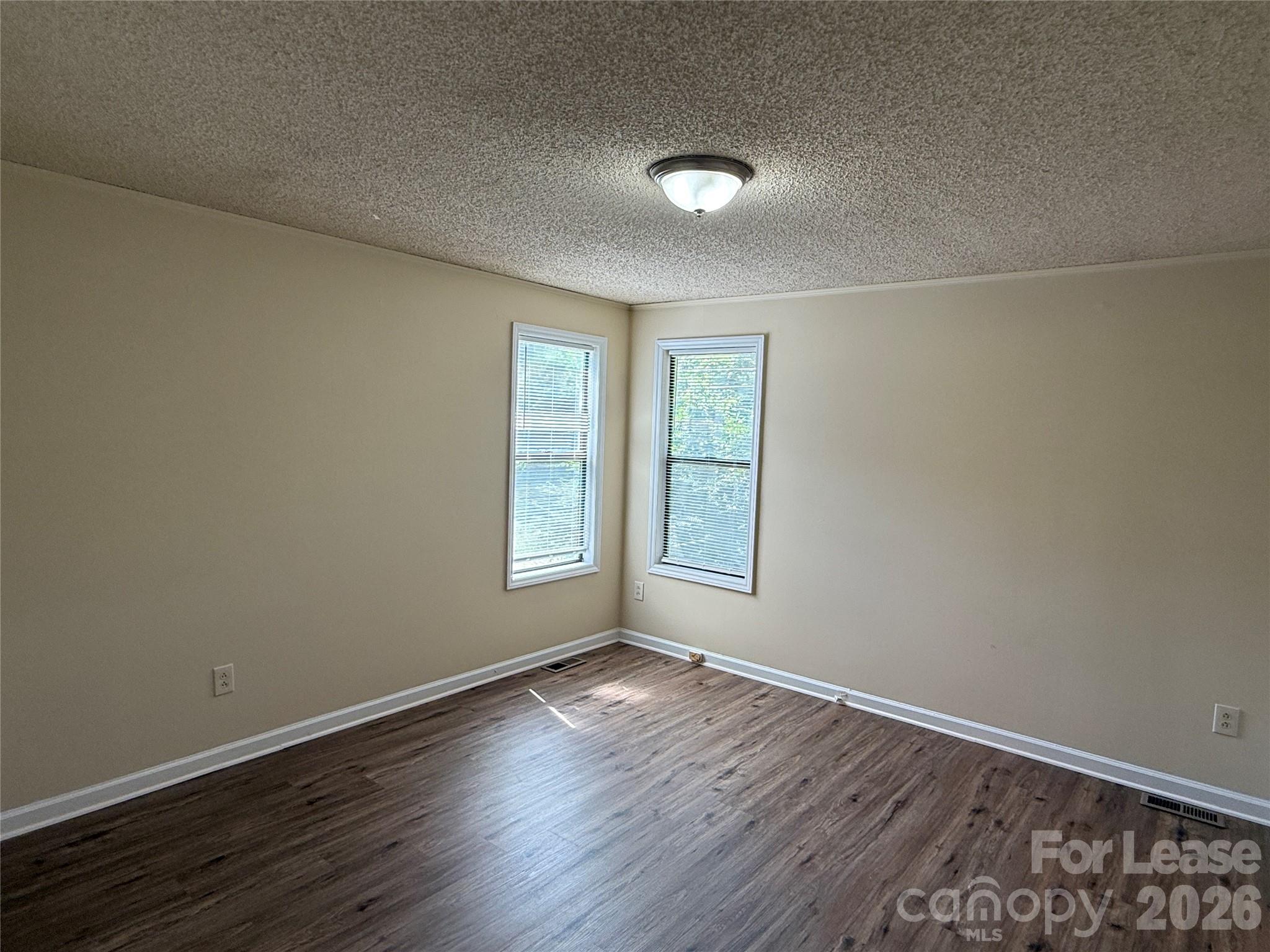 2220 Laburnum Avenue Property Photo 12