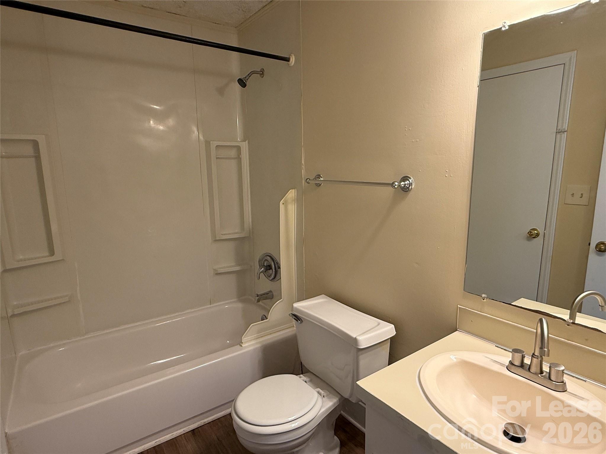 2220 Laburnum Avenue Property Photo 14