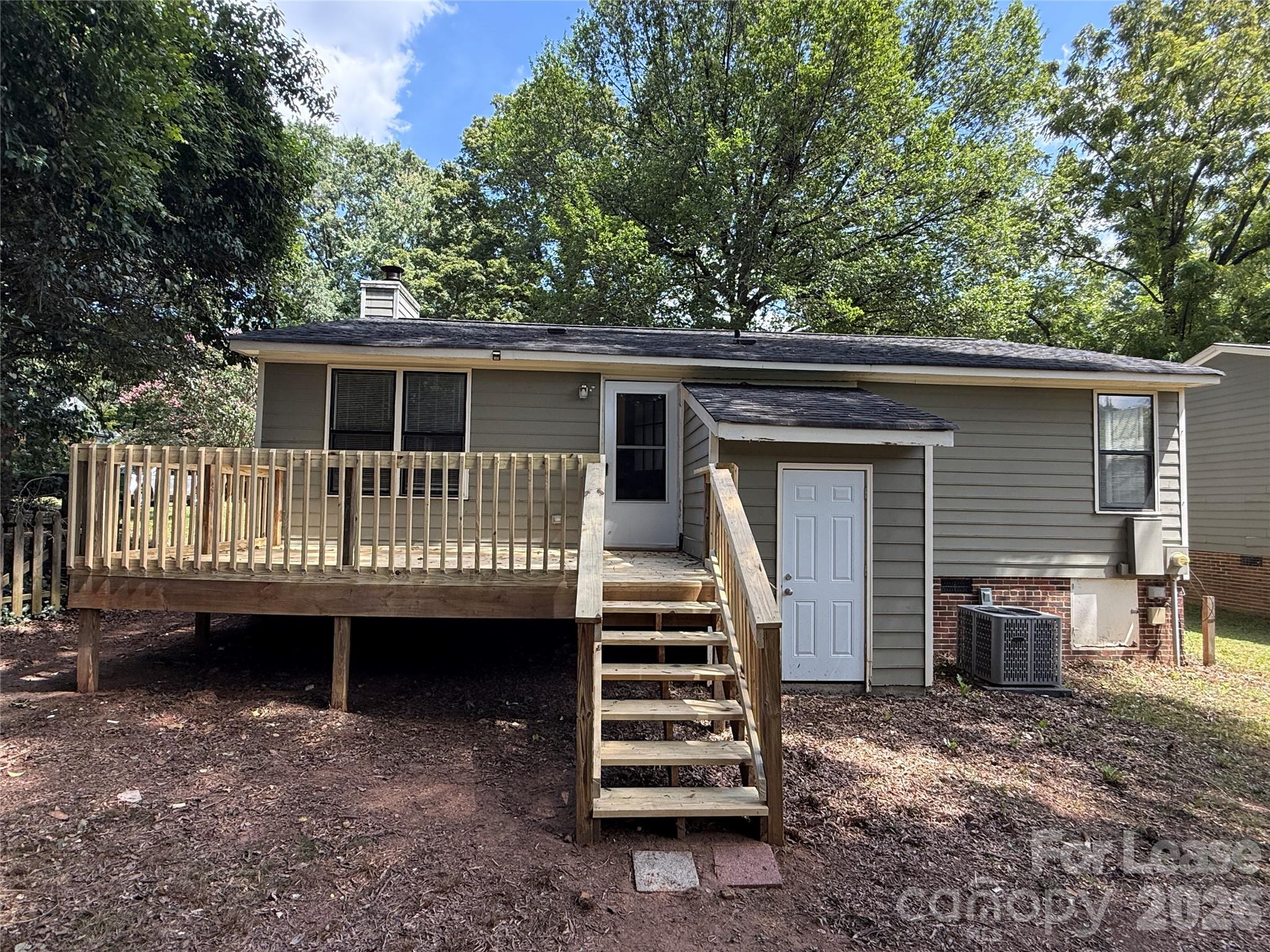 2220 Laburnum Avenue Property Photo 15