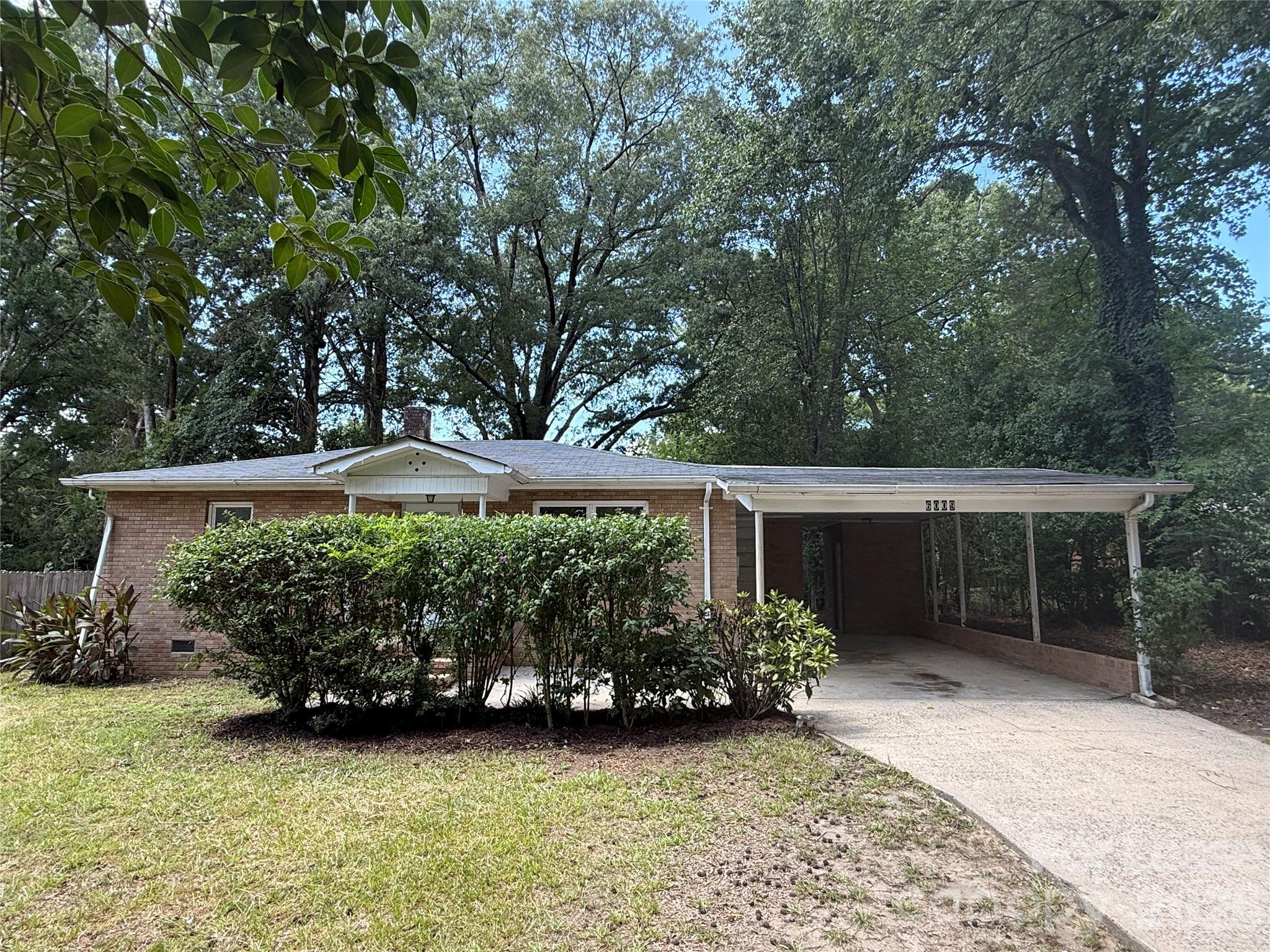6009 Monteith Drive Property Photo 2