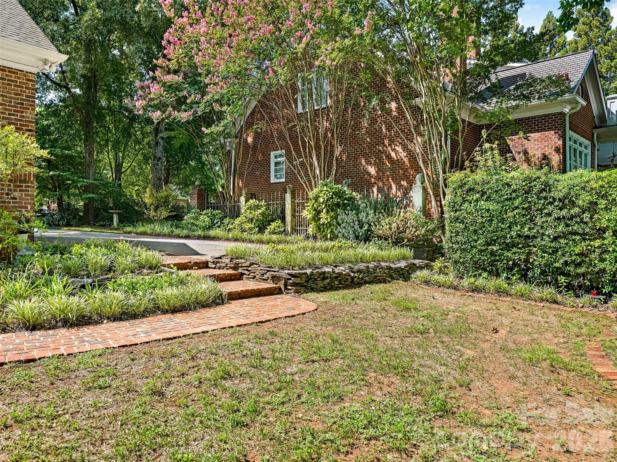5216 Sunningdale Drive Property Photo 37