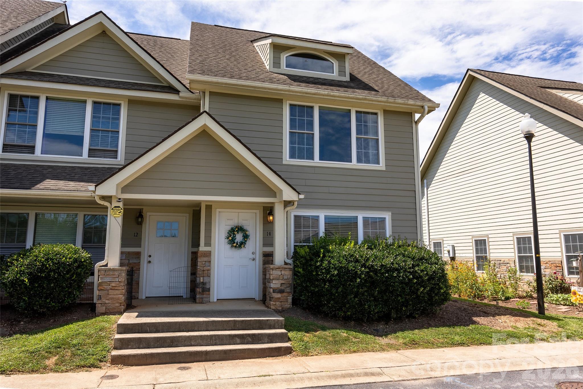 14 Rotunda Circle Property Photo 2