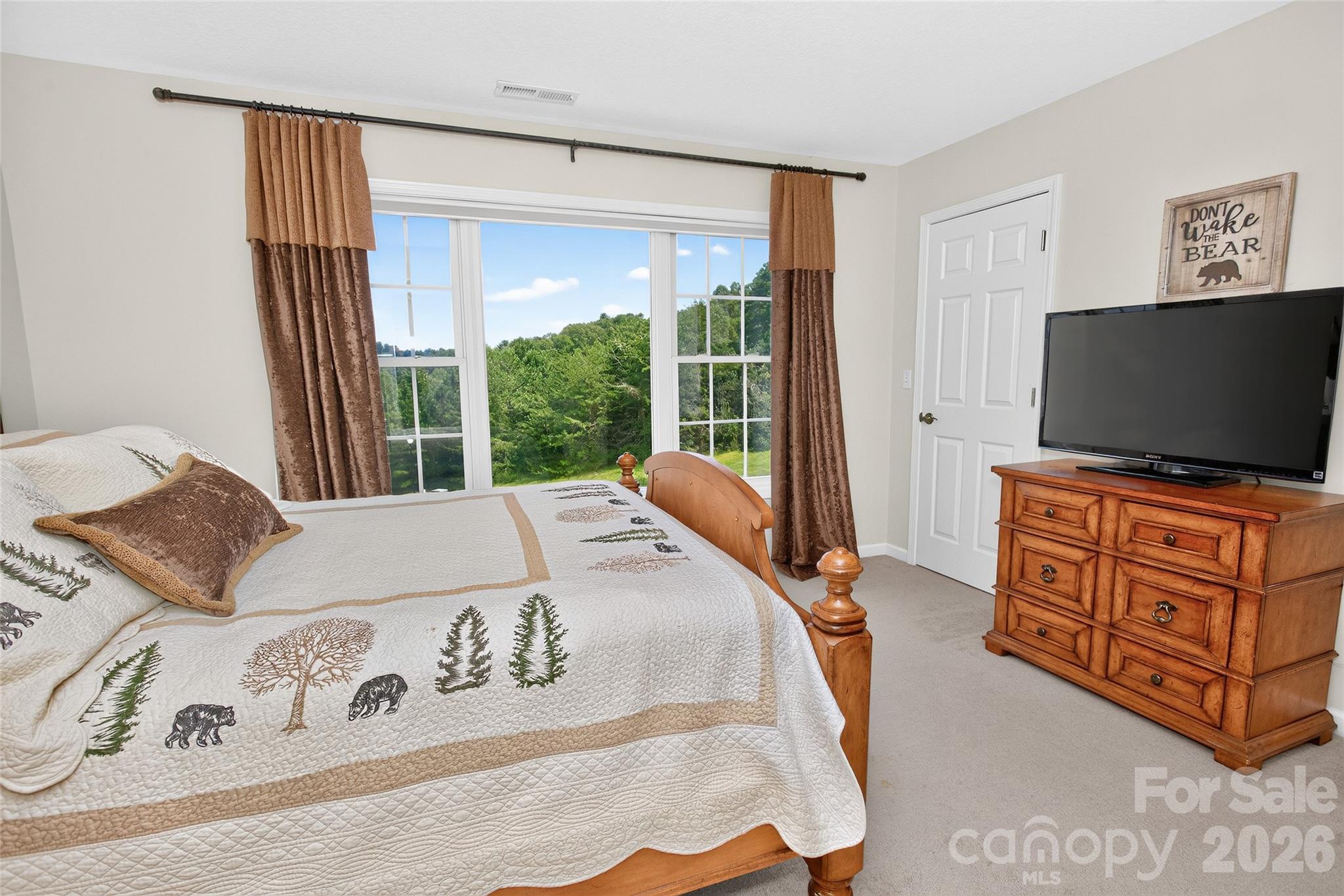 14 Rotunda Circle Property Photo 28