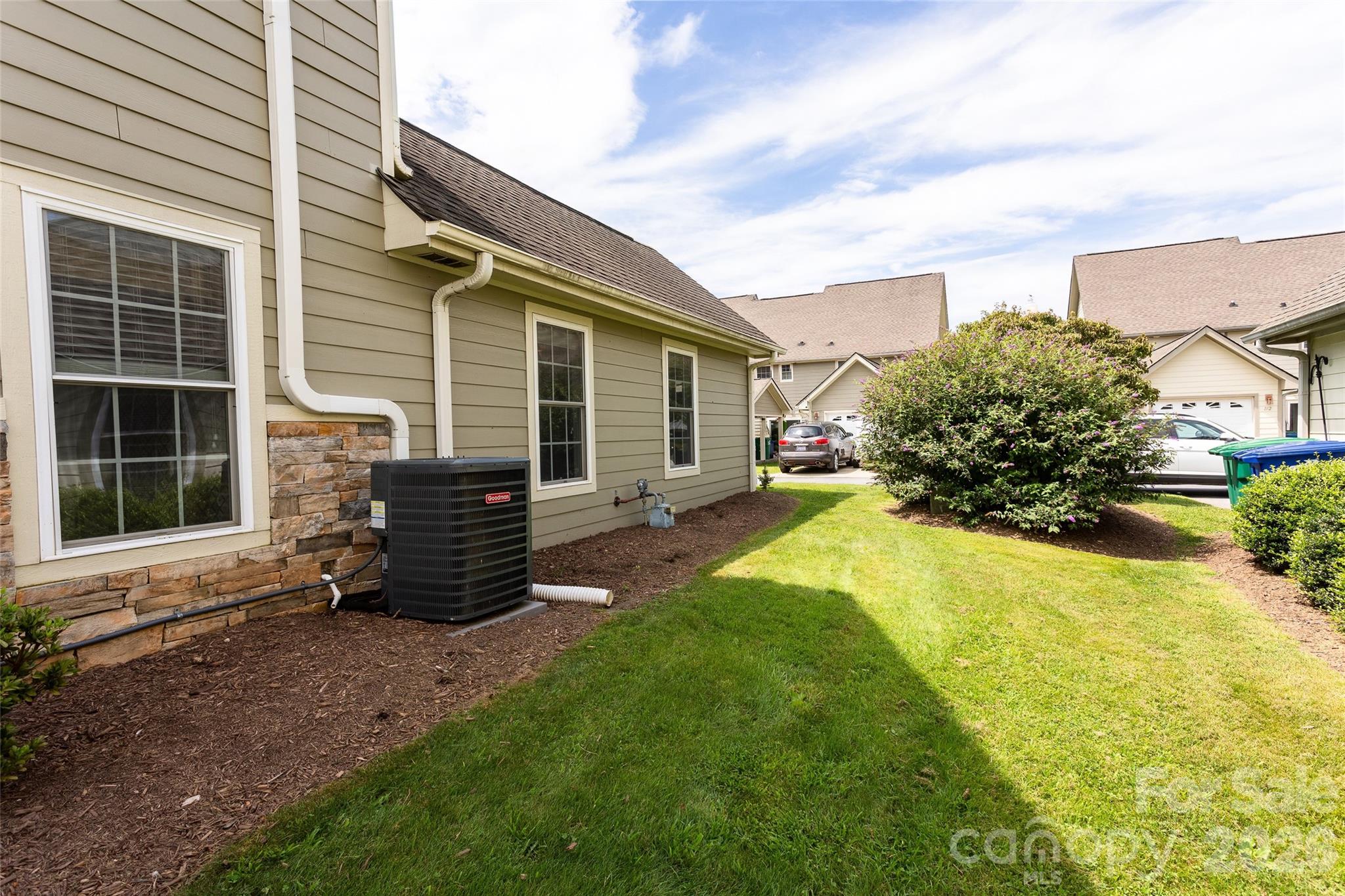 14 Rotunda Circle Property Photo 35