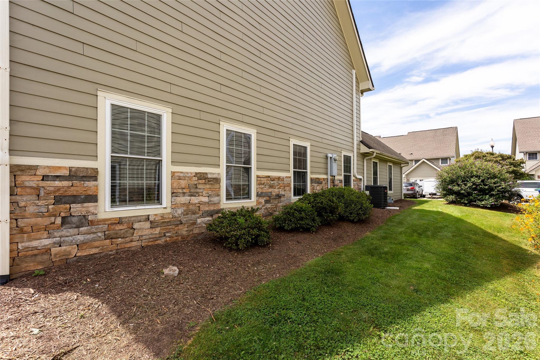 14 Rotunda Circle Property Photo 36