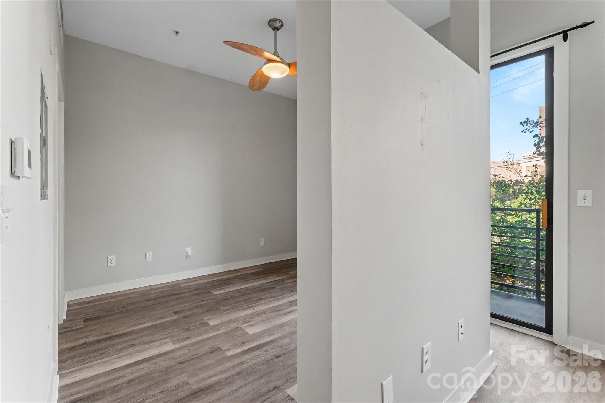 525 E 6th Street 201 Property Photo 14