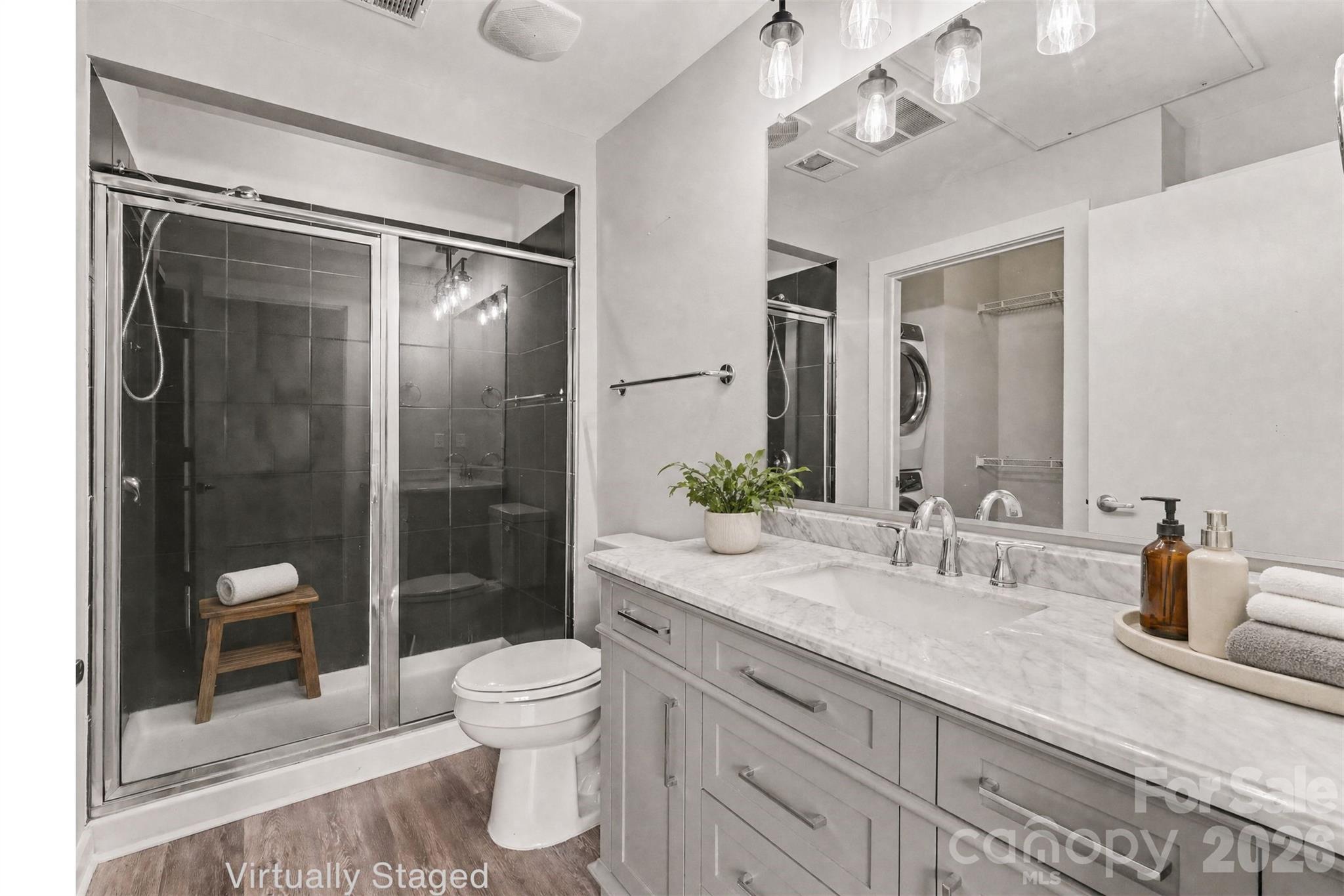 525 E 6th Street 201 Property Photo 18