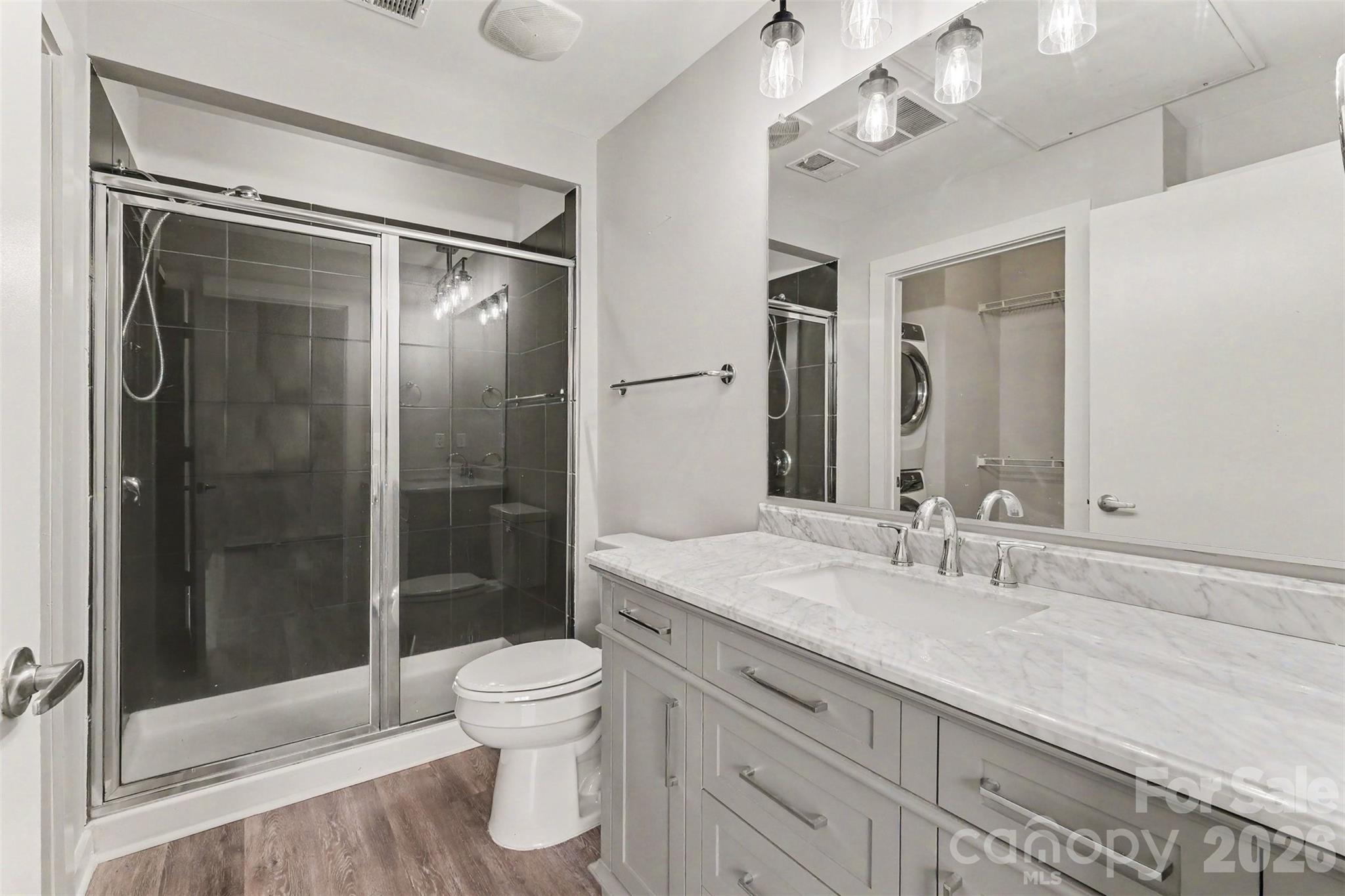 525 E 6th Street 201 Property Photo 19