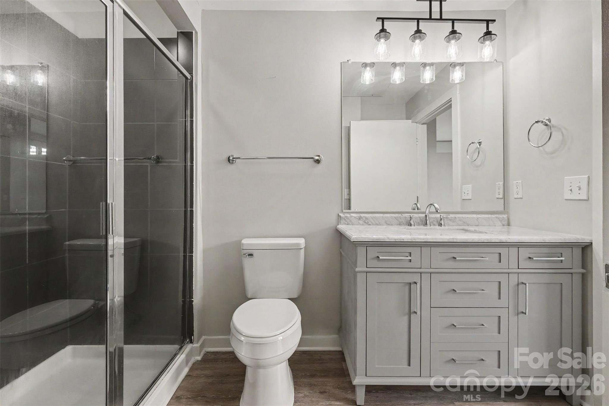 525 E 6th Street 201 Property Photo 20
