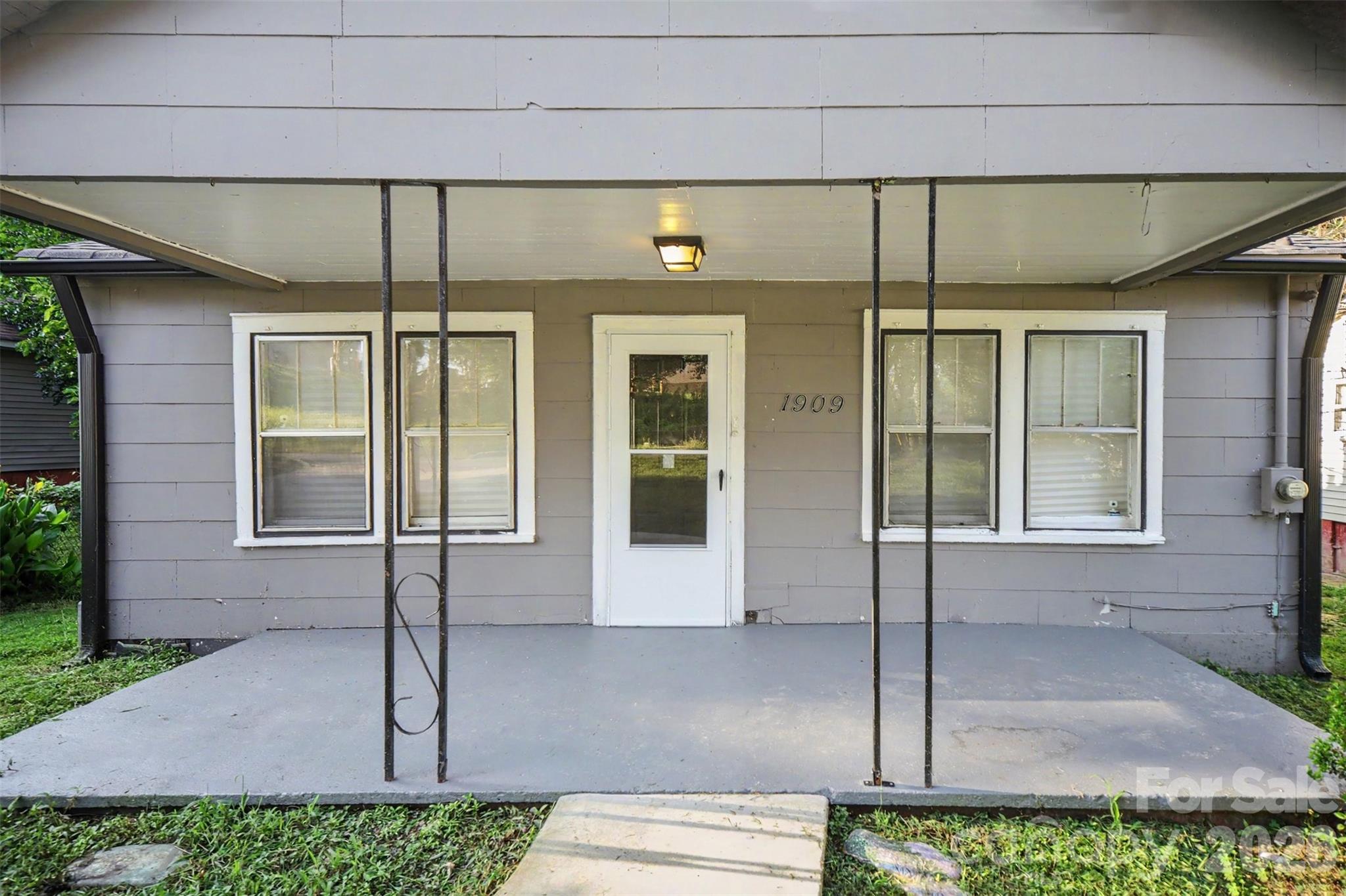 1909 Marshall Avenue Property Photo 2