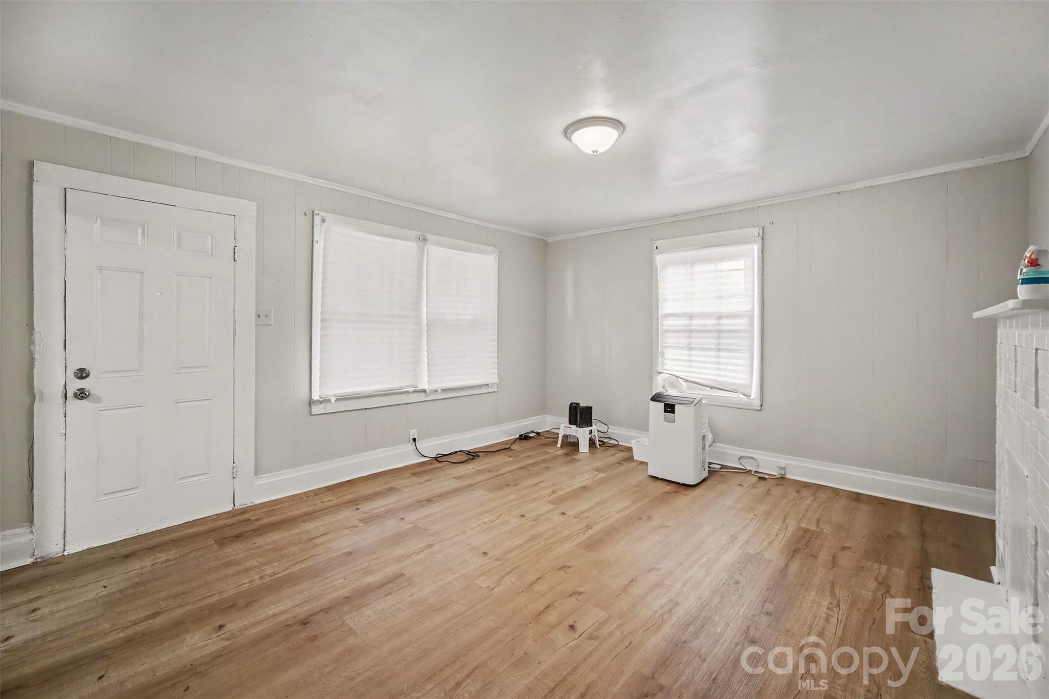 1909 Marshall Avenue Property Photo 4