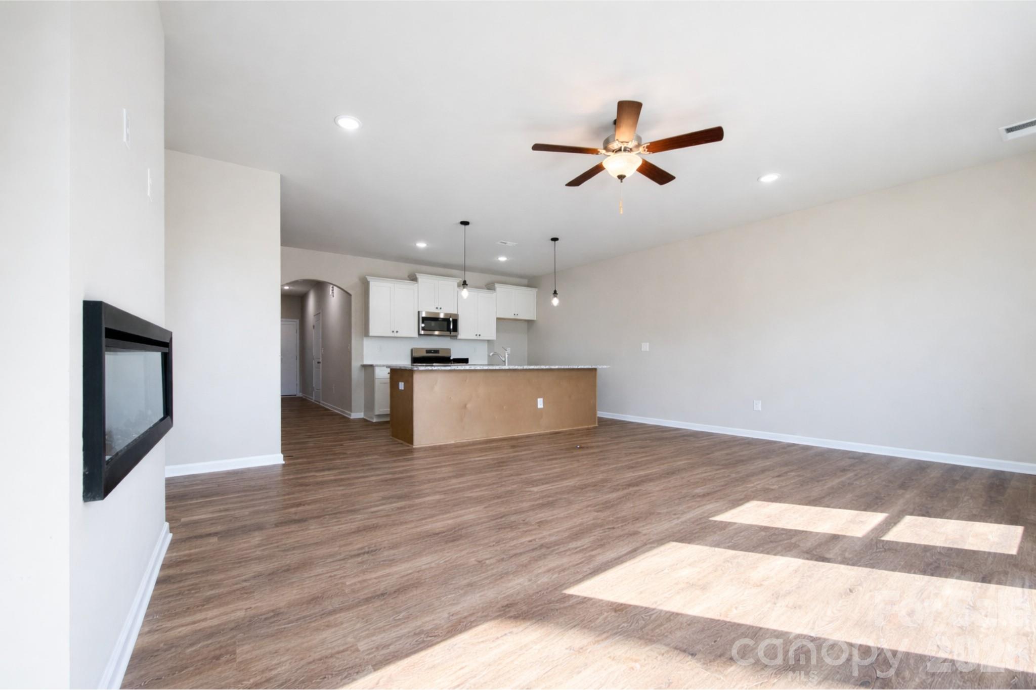 5913 Wallace Avenue Property Photo 5