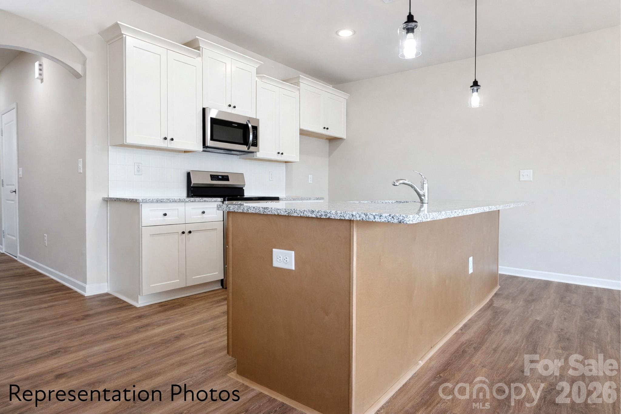 5913 Wallace Avenue Property Photo 7