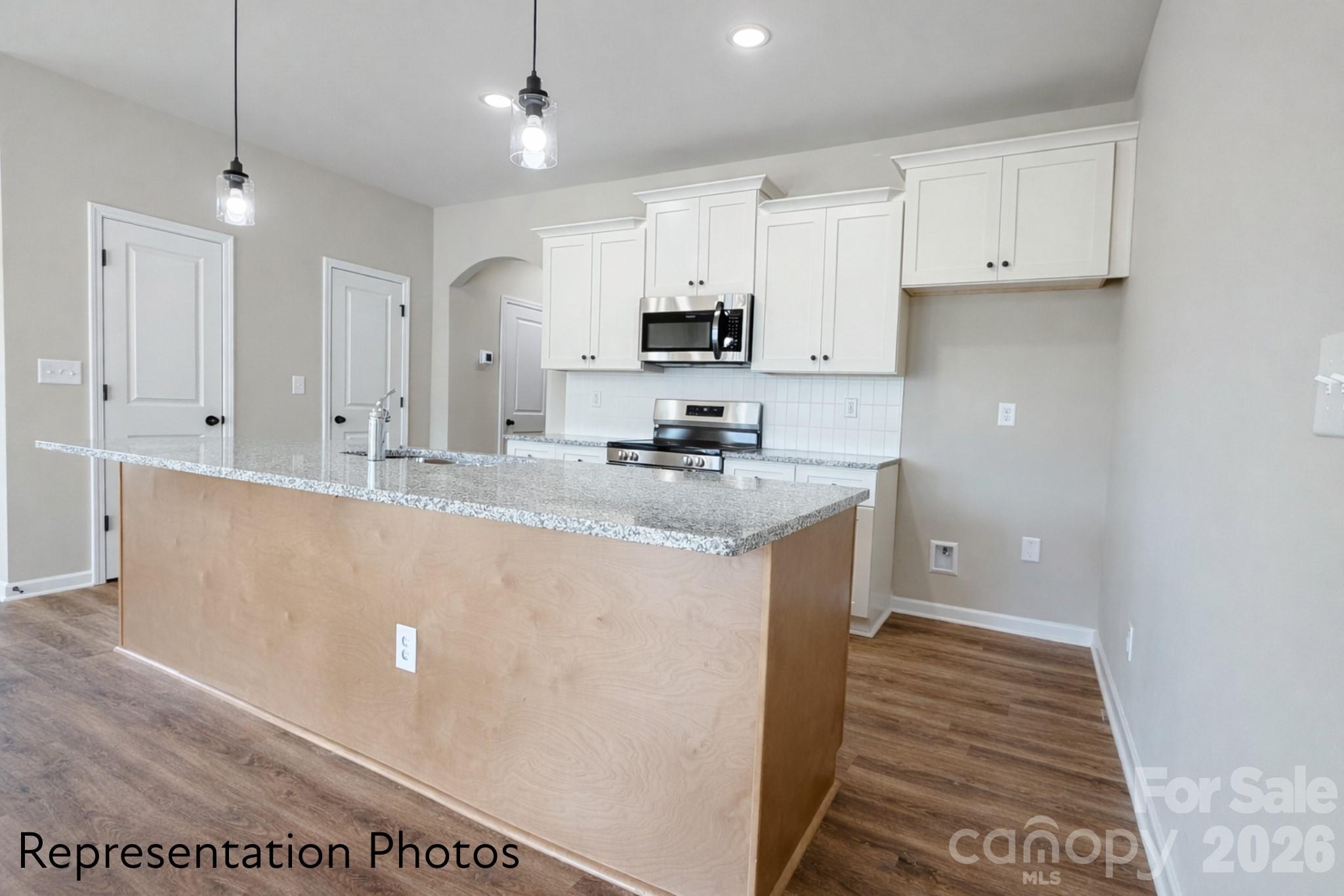5913 Wallace Avenue Property Photo 8