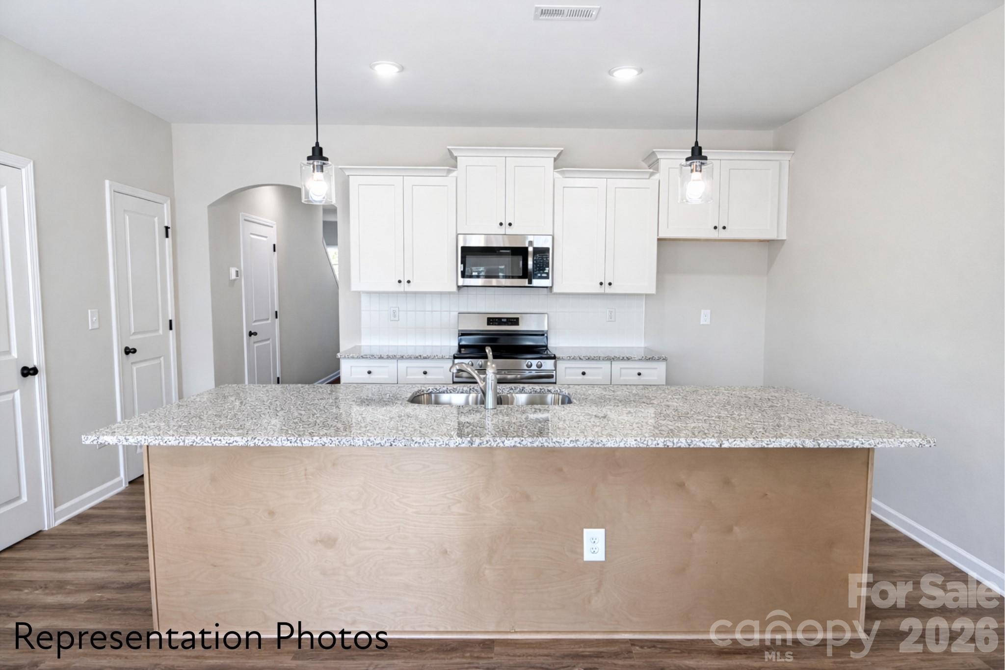 5913 Wallace Avenue Property Photo 9