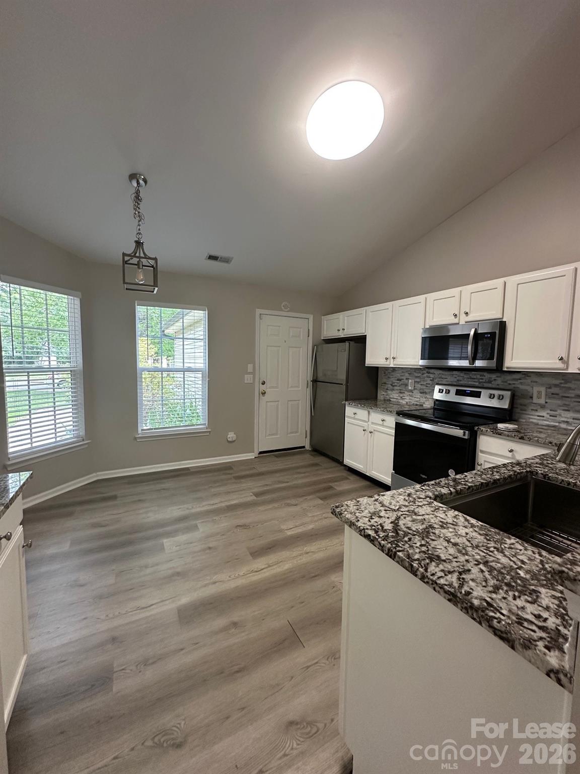 14108 Riding Hill Avenue Property Photo 4