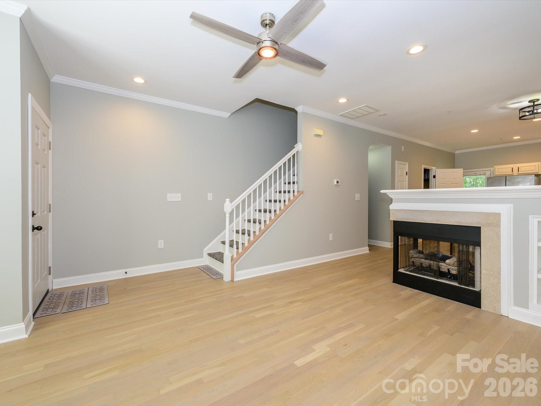 222 S Torrence Street 50 Property Photo 5