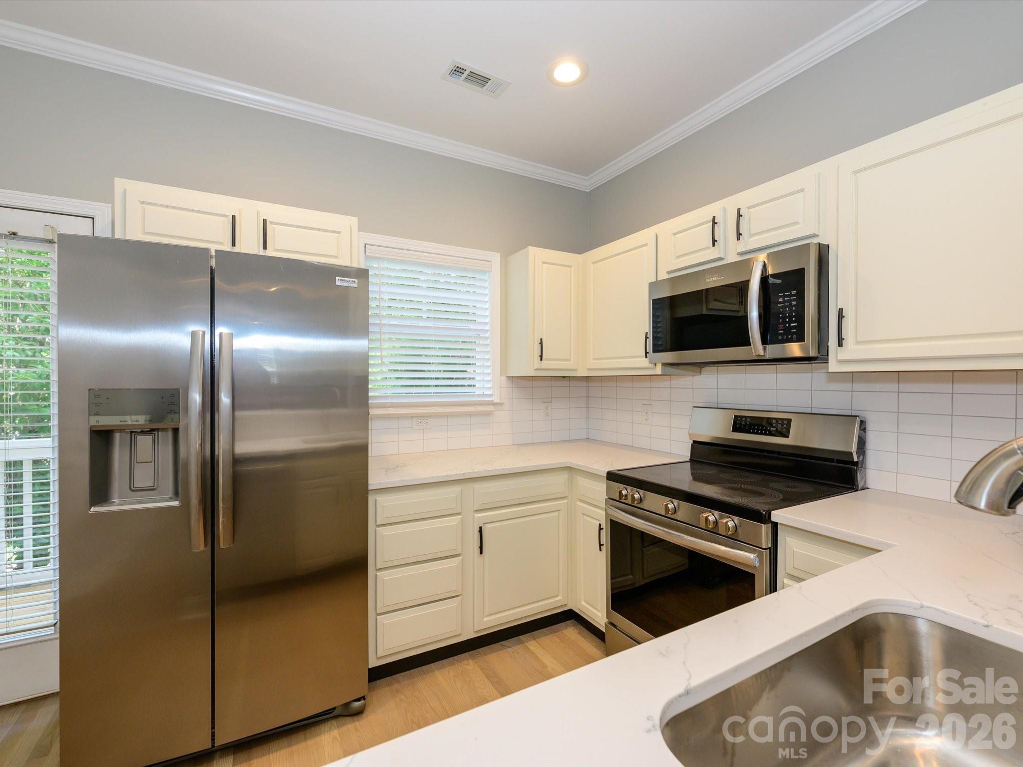 222 S Torrence Street 50 Property Photo 13