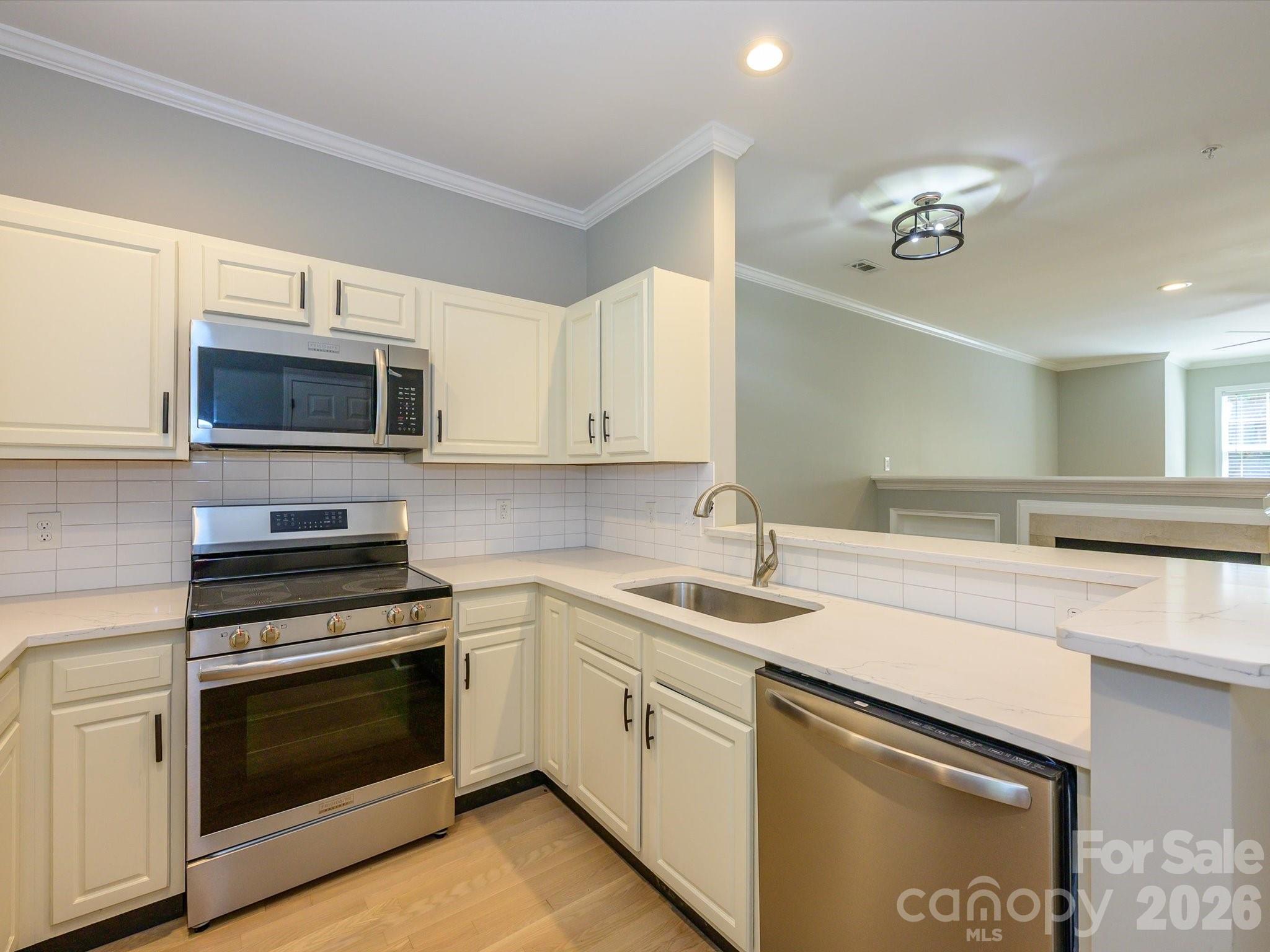 222 S Torrence Street 50 Property Photo 14