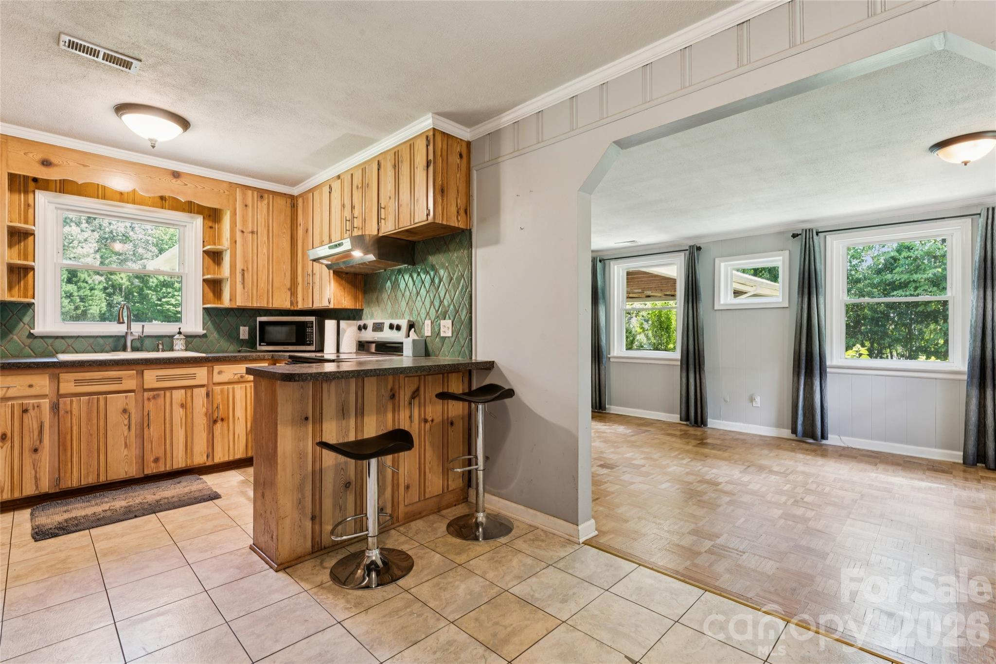 2305 Williams Road Property Photo 9