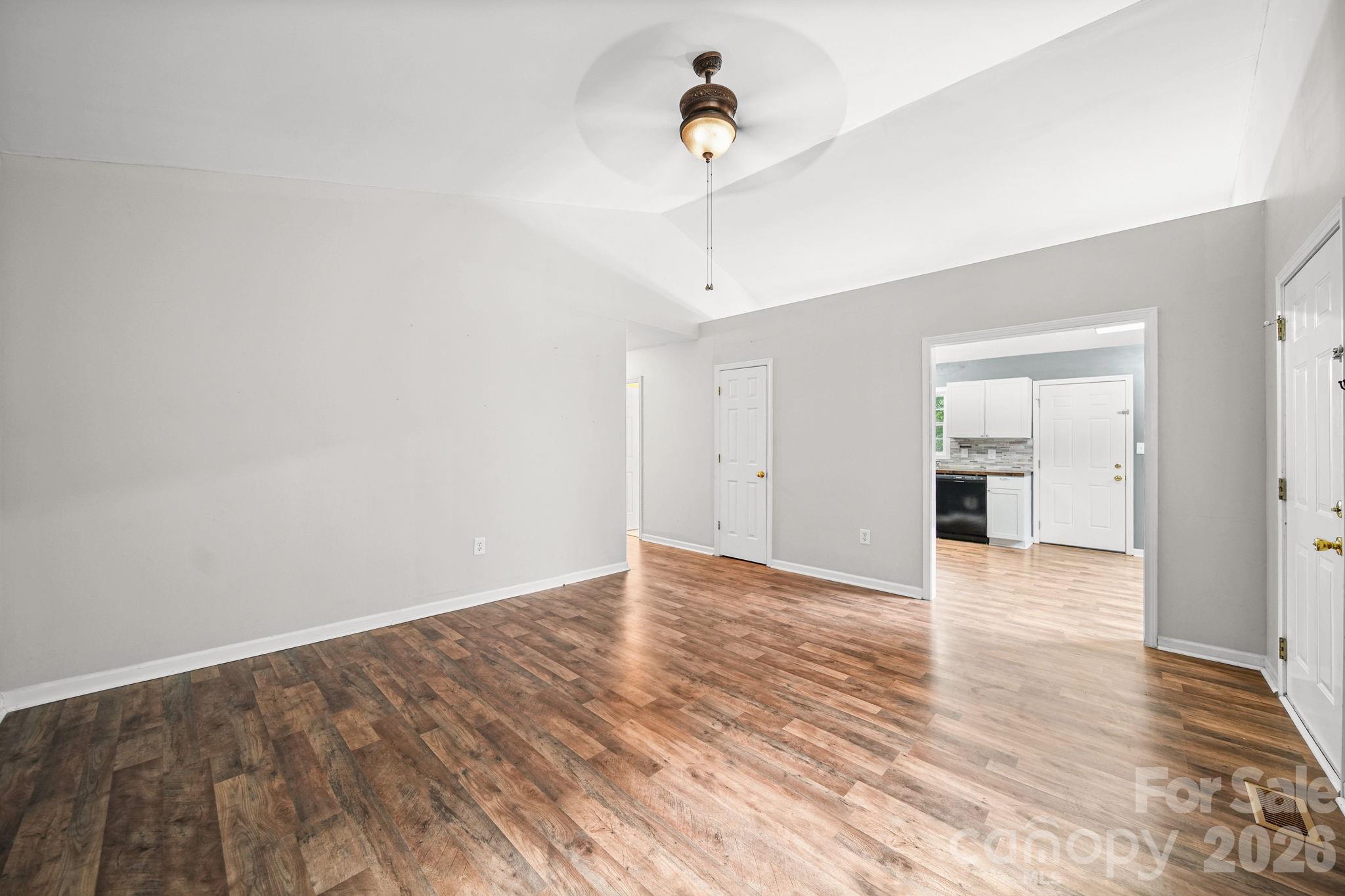 147 Island Terrace Road Property Photo 6