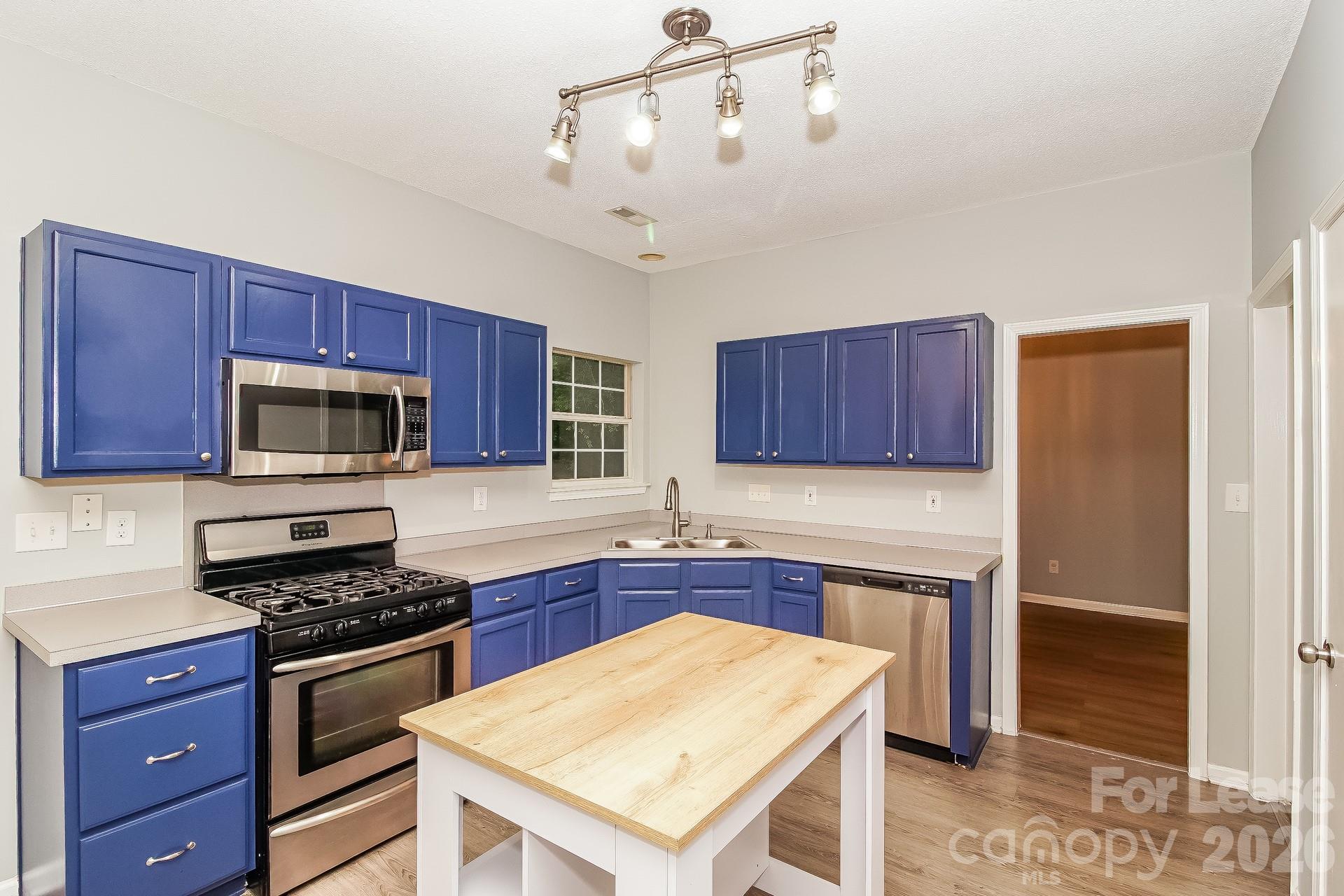 16125 Farmall Drive Property Photo 11