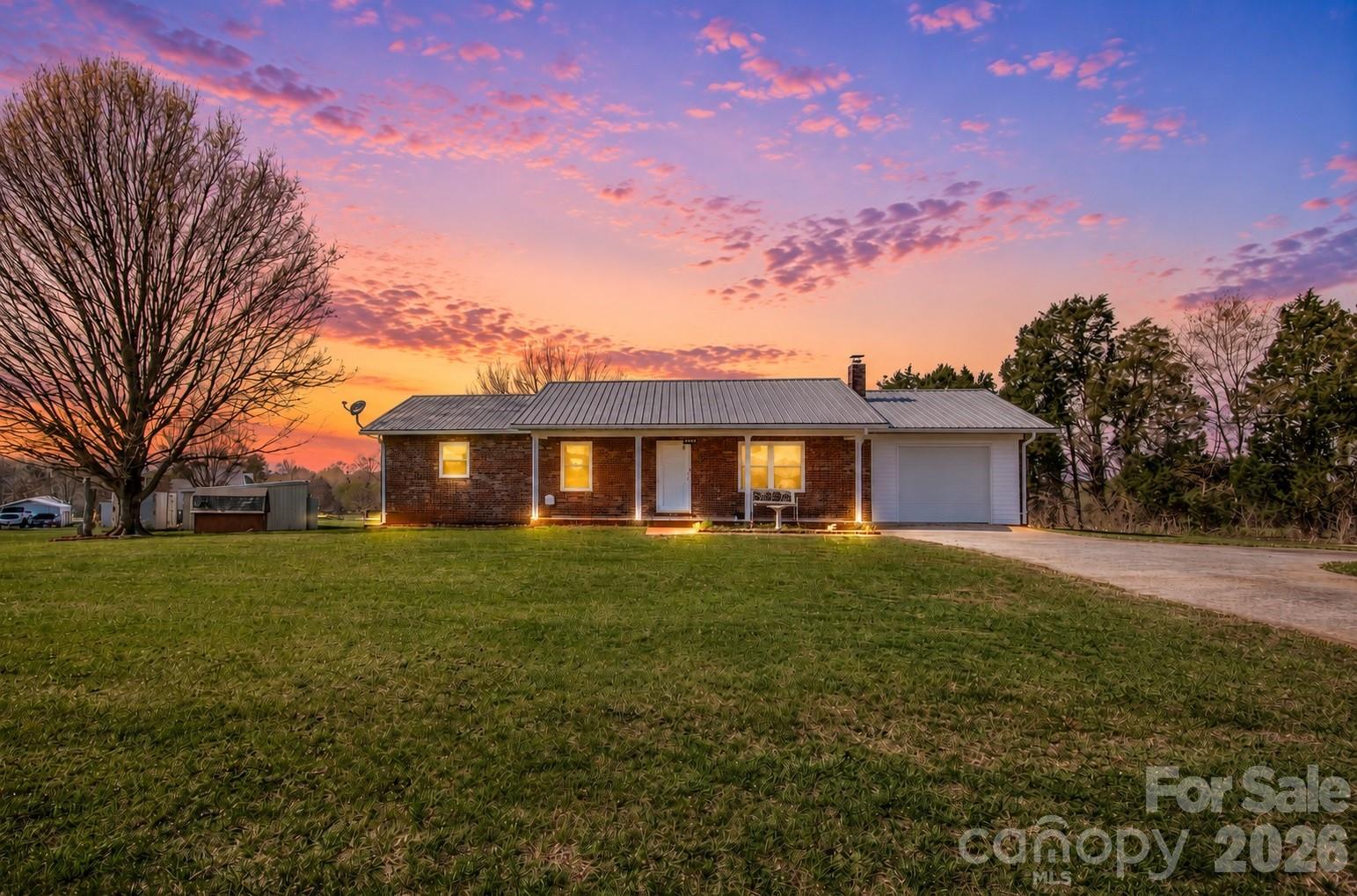 2890 Hobson Road Property Photo 1