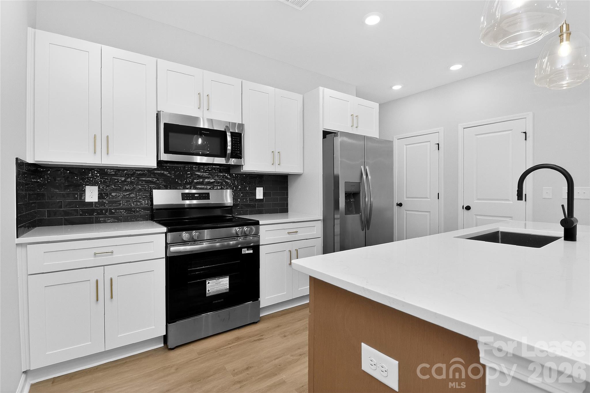 341 N Hoskins Road Property Photo 5