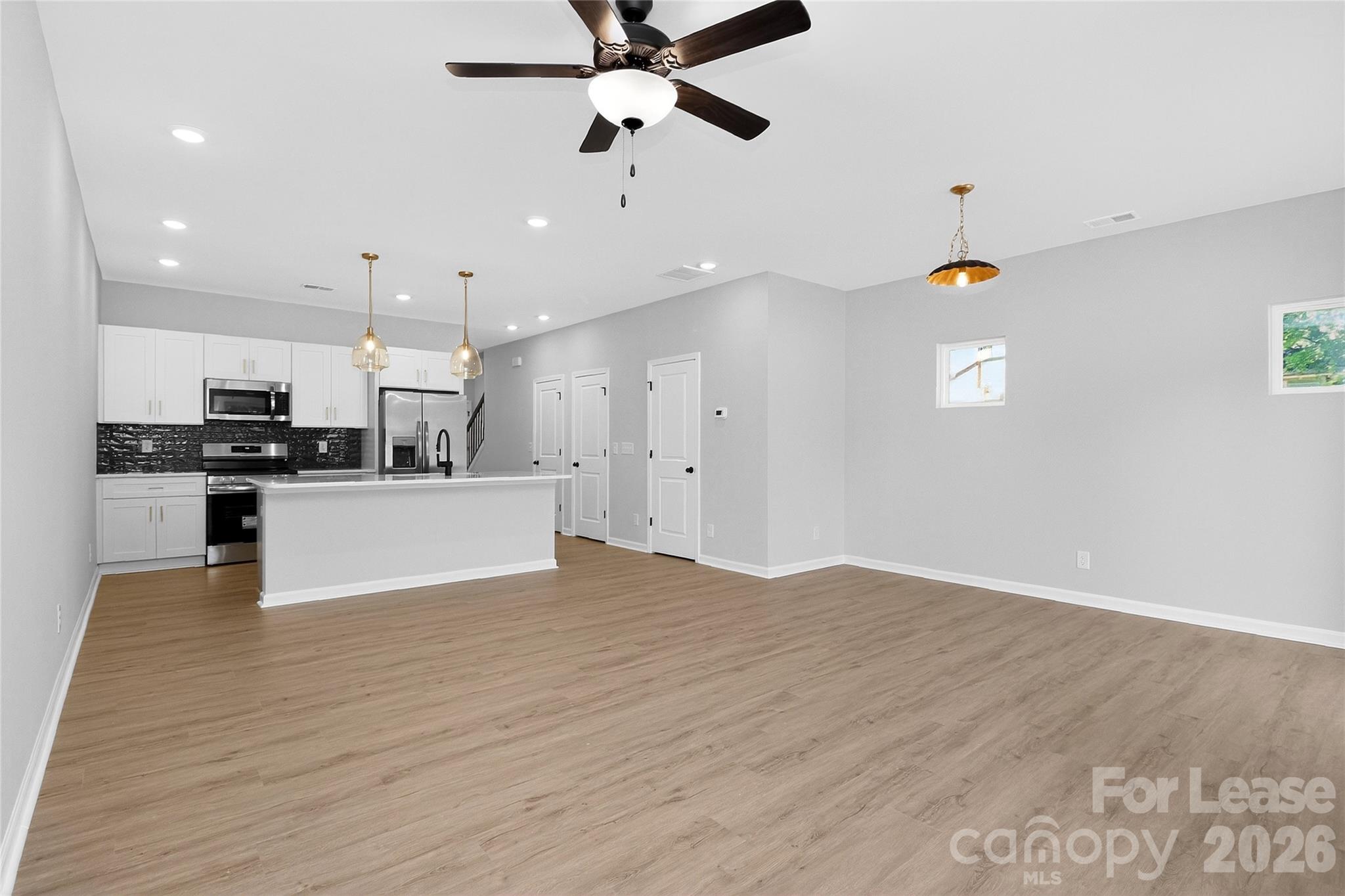 341 N Hoskins Road Property Photo 14