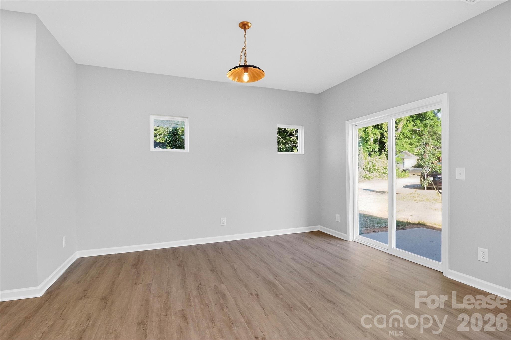 341 N Hoskins Road Property Photo 22